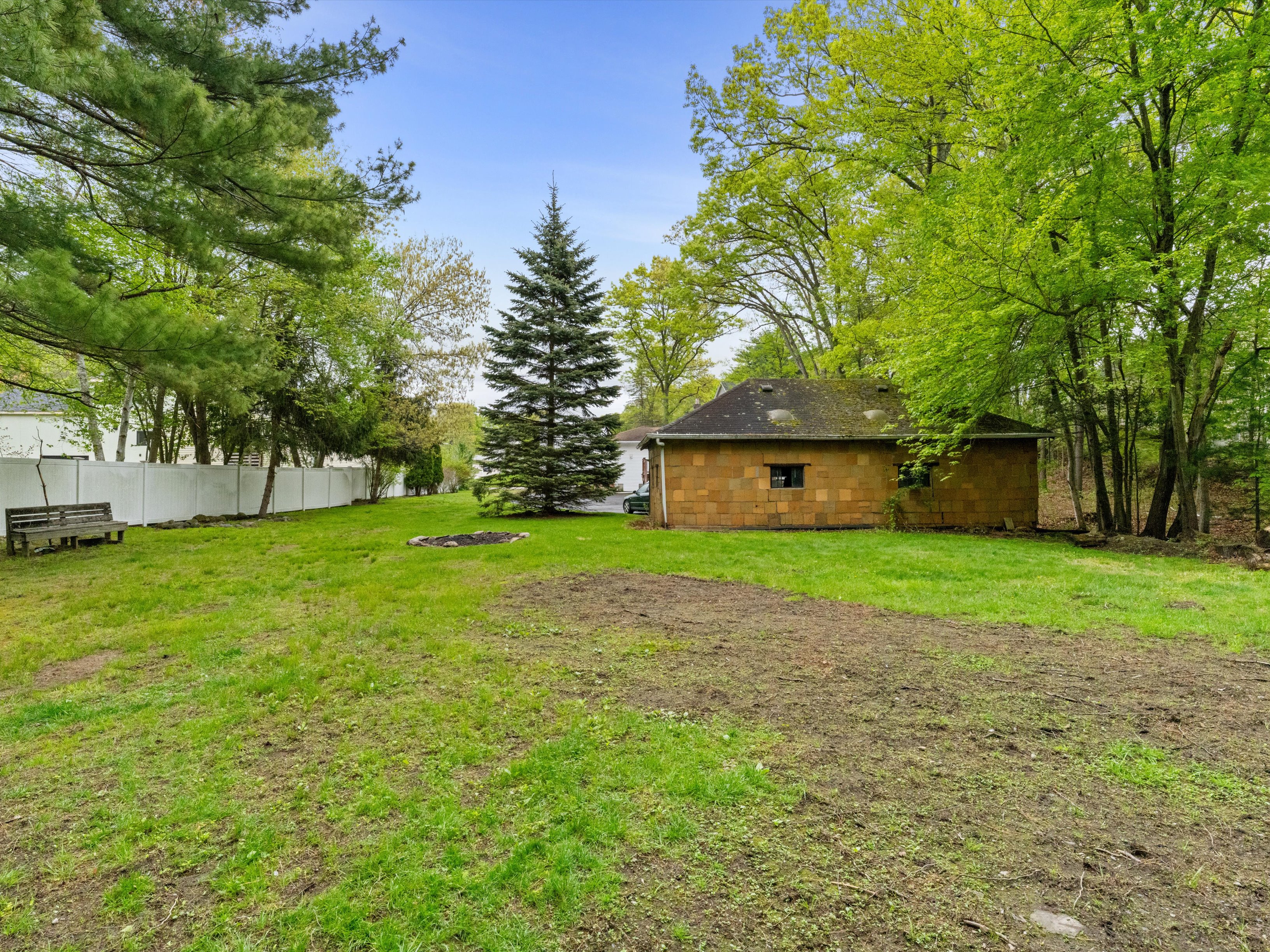 19 Cedar Road, Shrewsbury, MA 01545 - 物件實景
