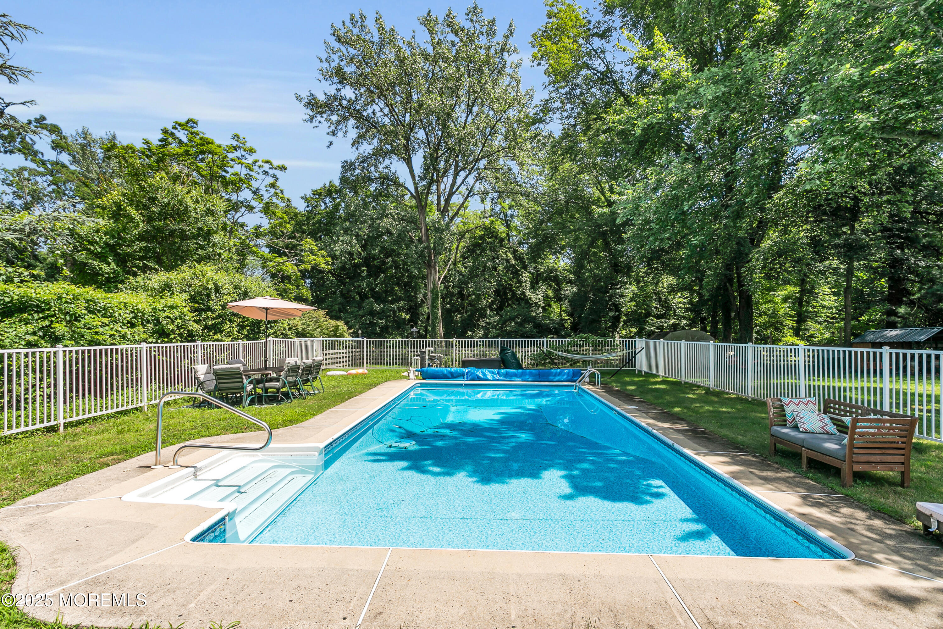 Atlantic Highlands, New Jersey, 07716, United States, 3 Bedrooms Bedrooms, ,2 BathroomsBathrooms,Residential,For Sale,1921380