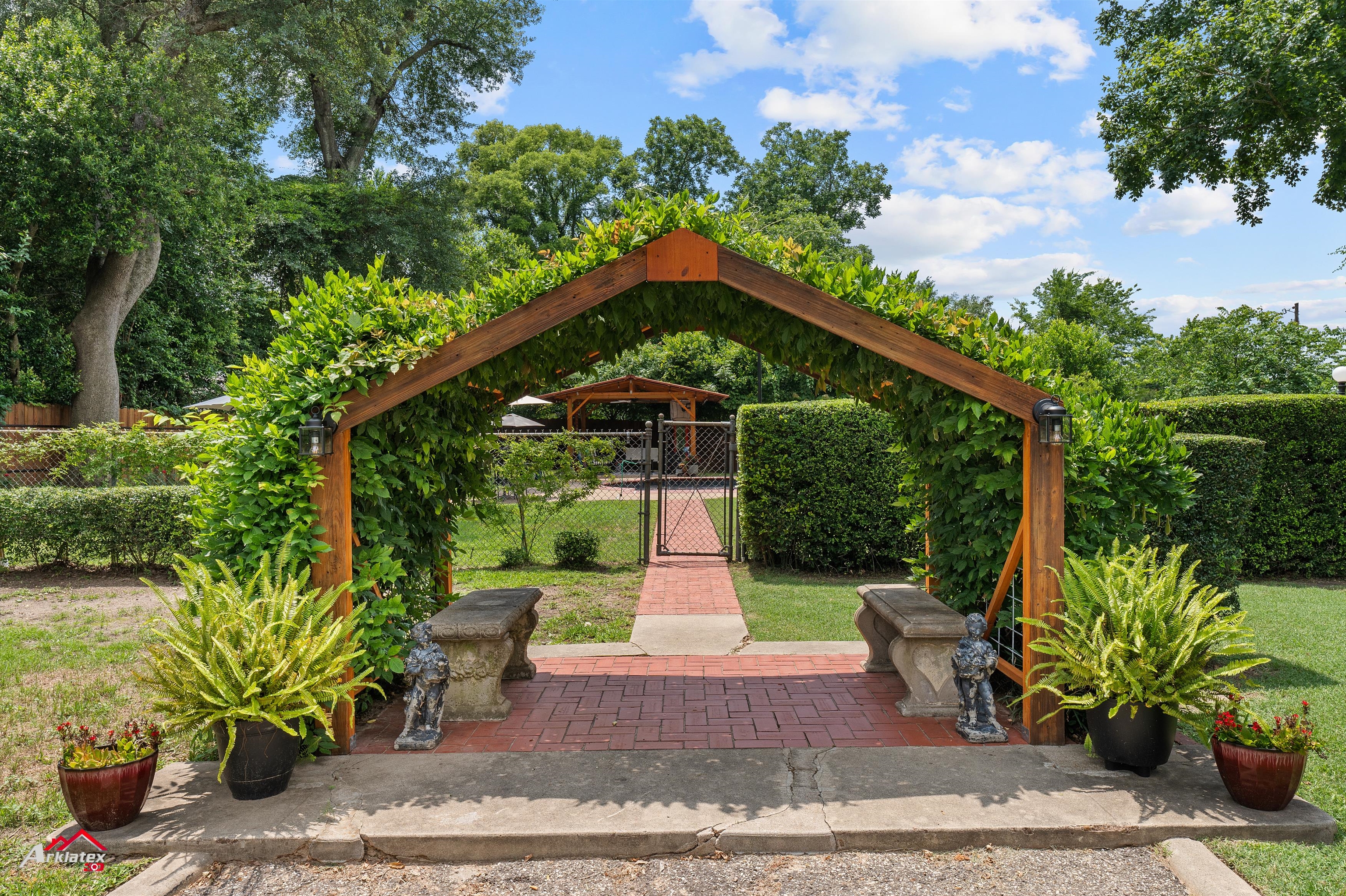 Henderson, Texas, 75654, United States, 3 Bedrooms Bedrooms, ,5 BathroomsBathrooms,Residential,For Sale,1930461