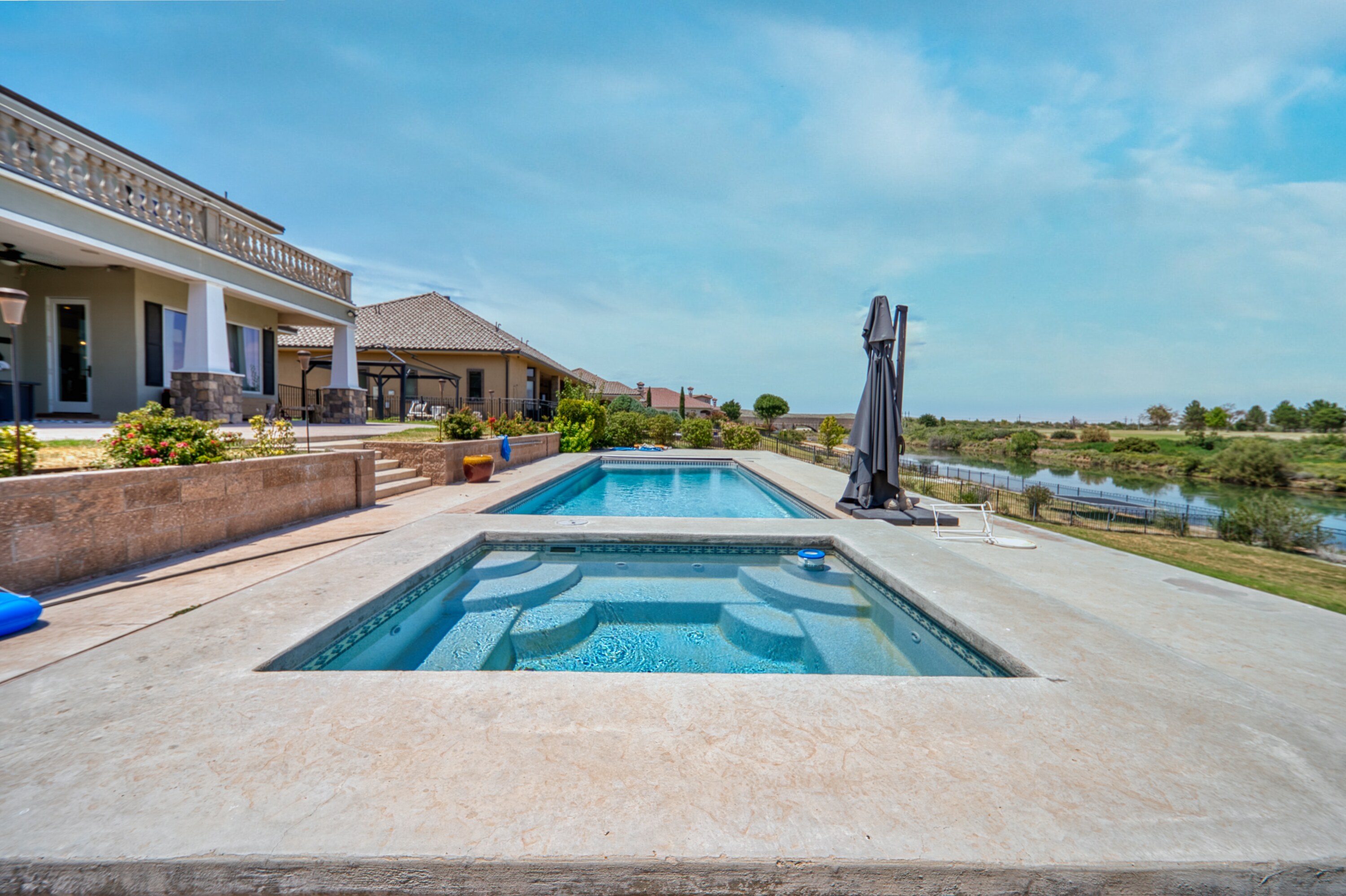 Carlsbad, New Mexico, 88220, United States, 5 Bedrooms Bedrooms, ,4 BathroomsBathrooms,Residential,For Sale,1974334