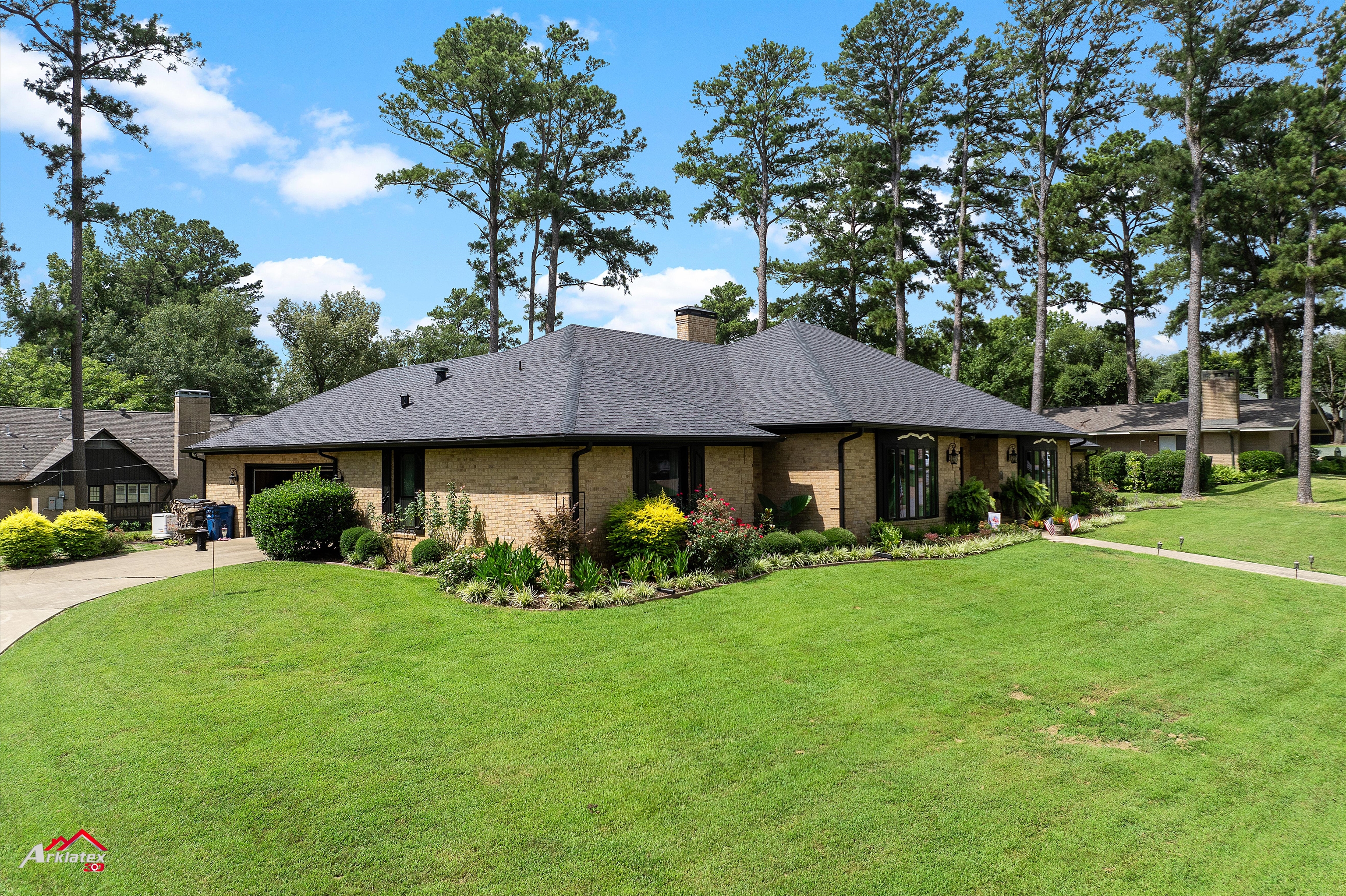 Henderson, Texas, 75654, United States, 3 Bedrooms Bedrooms, ,4 BathroomsBathrooms,Residential,For Sale,1975189