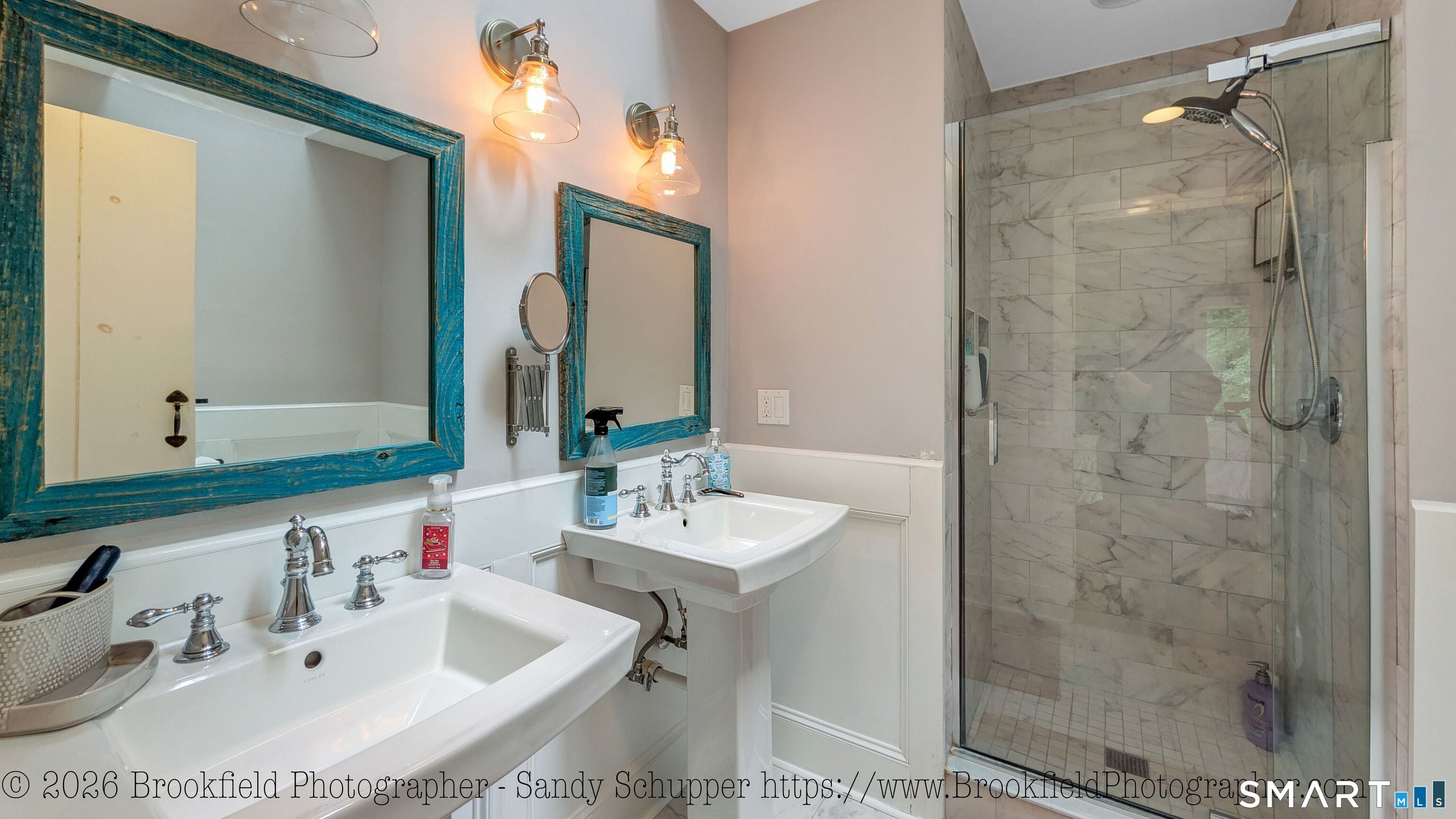 Southbury, Connecticut, 06488, United States, 3 Bedrooms Bedrooms, ,3 BathroomsBathrooms,Residential,For Sale,2048179