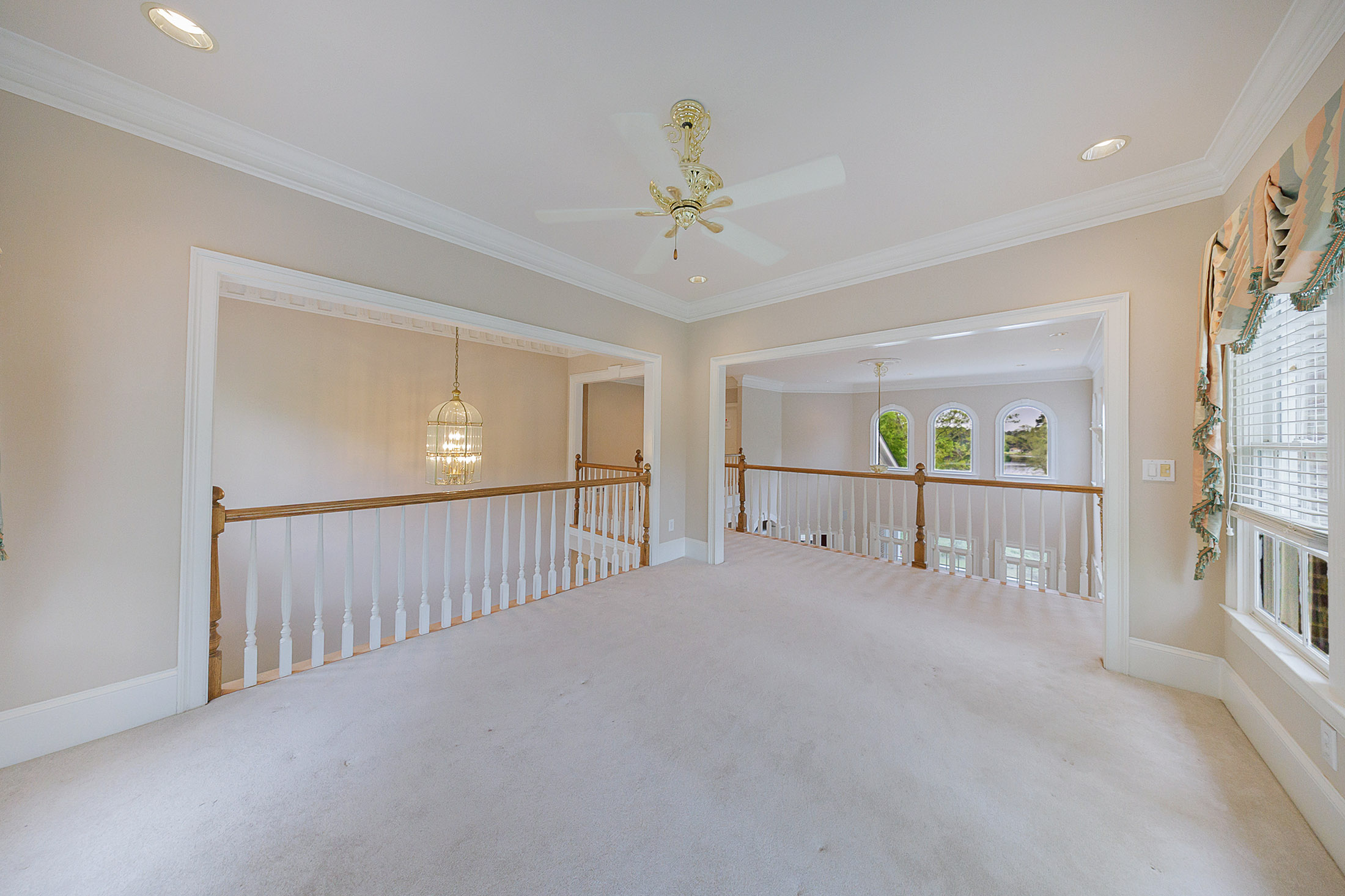  A Rare Opportunity to Own a Developer-Designed Lakefront Estate - 物件實景