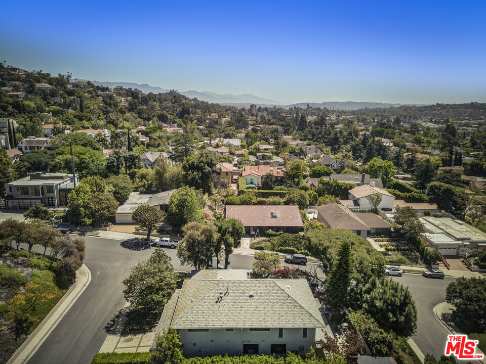Los Angeles, California, 90027, United States, 4 Bedrooms Bedrooms, ,4 BathroomsBathrooms,Residential,For Sale,1918176