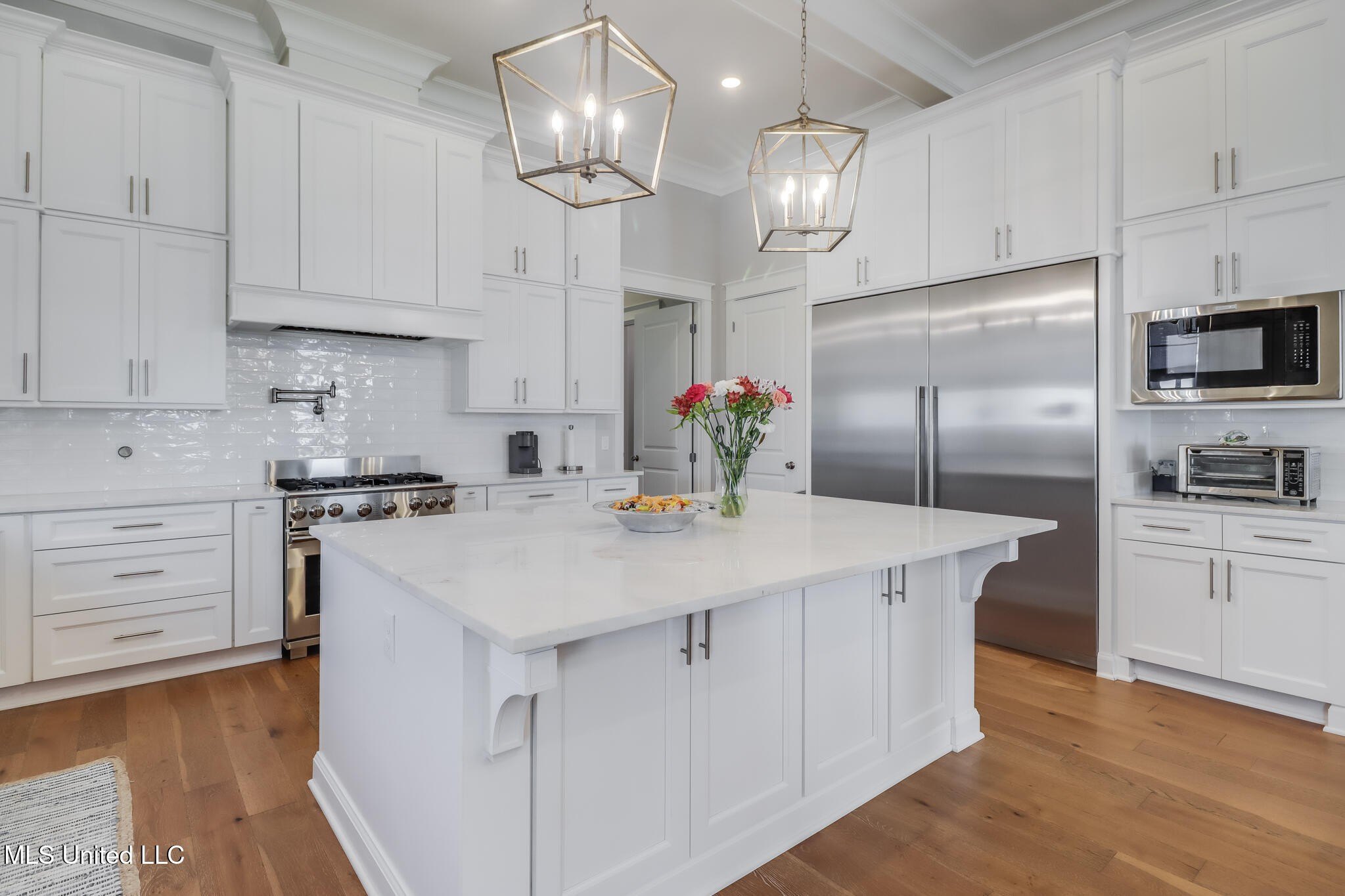 Gulfport, Mississippi, 39501, United States, 5 Bedrooms Bedrooms, ,4 BathroomsBathrooms,Residential,For Sale,1983145