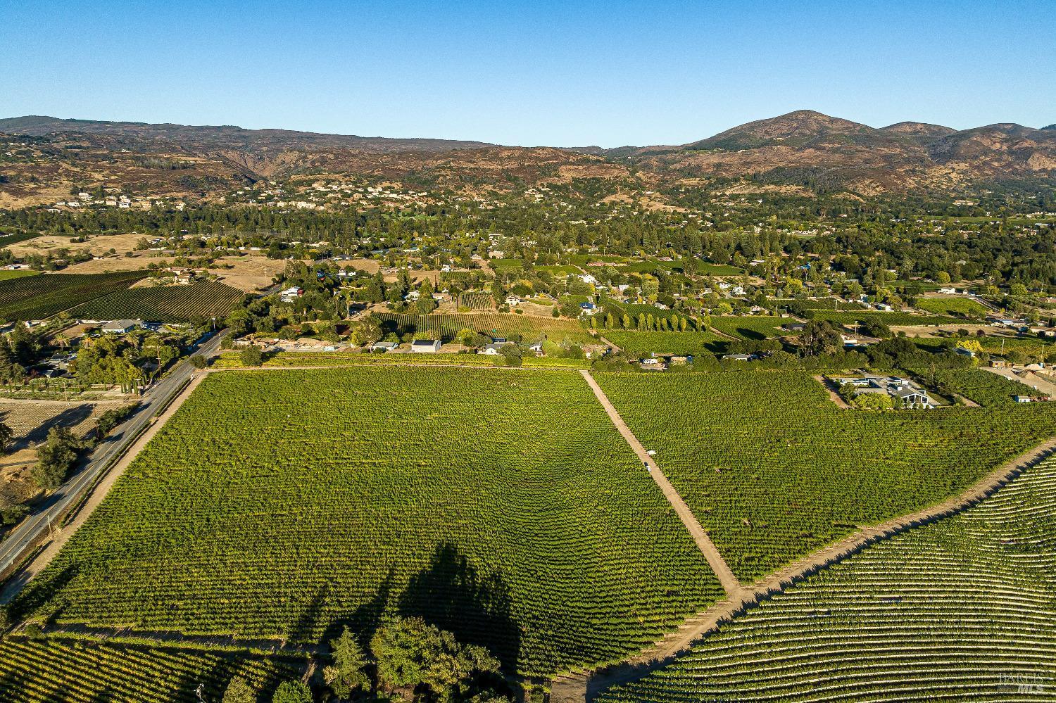 Napa, California, 94558, United States, 4 Bedrooms Bedrooms, ,6 BathroomsBathrooms,Residential,For Sale,1847246