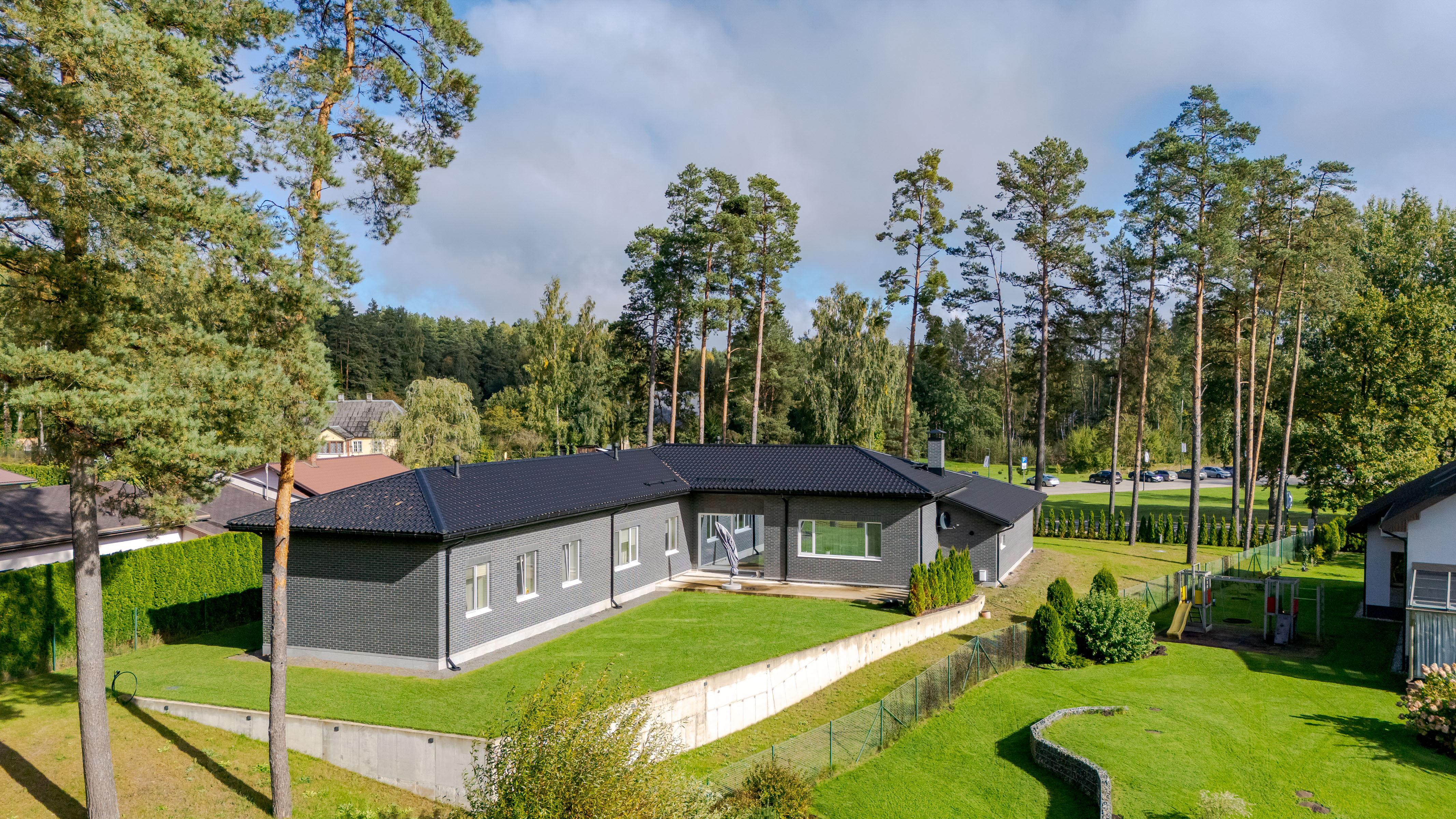  Contemporary Residence Surrounded by Private woodland - 物件實景