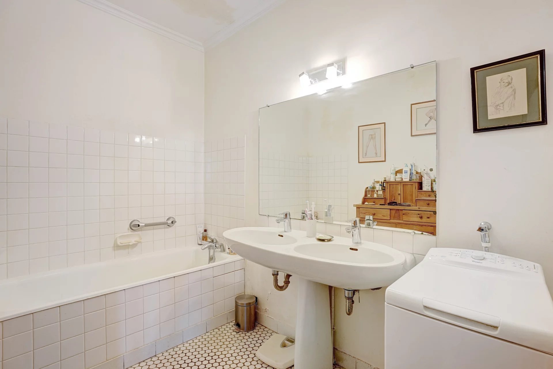 Versailles, Île-de-France, 78000, FR, 5 Bedrooms Bedrooms, ,4 BathroomsBathrooms,Residential,For Sale,2002100