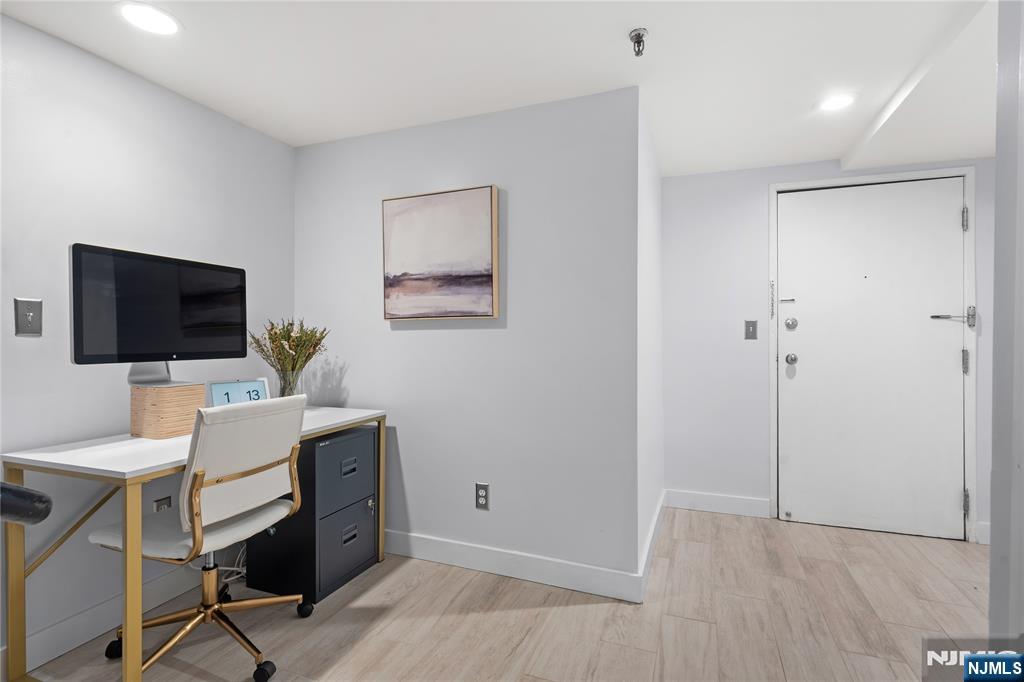 Jersey City, New Jersey, 07302, United States, 1 Bedroom Bedrooms, ,2 BathroomsBathrooms,Residential,For Sale,1950964