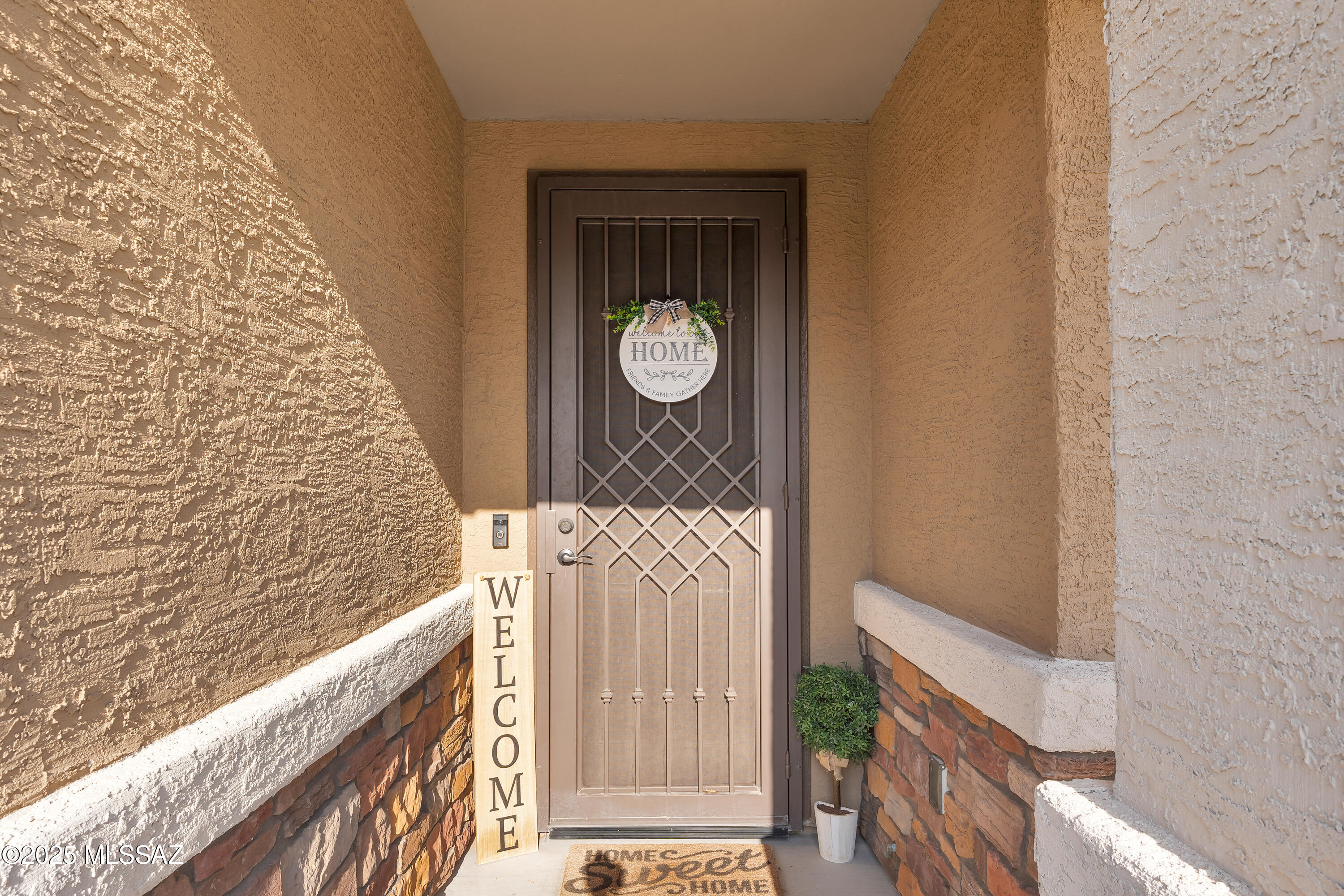 Tucson, Arizona, 85741, United States, 4 Bedrooms Bedrooms, ,3 BathroomsBathrooms,Residential,For Sale,1933342