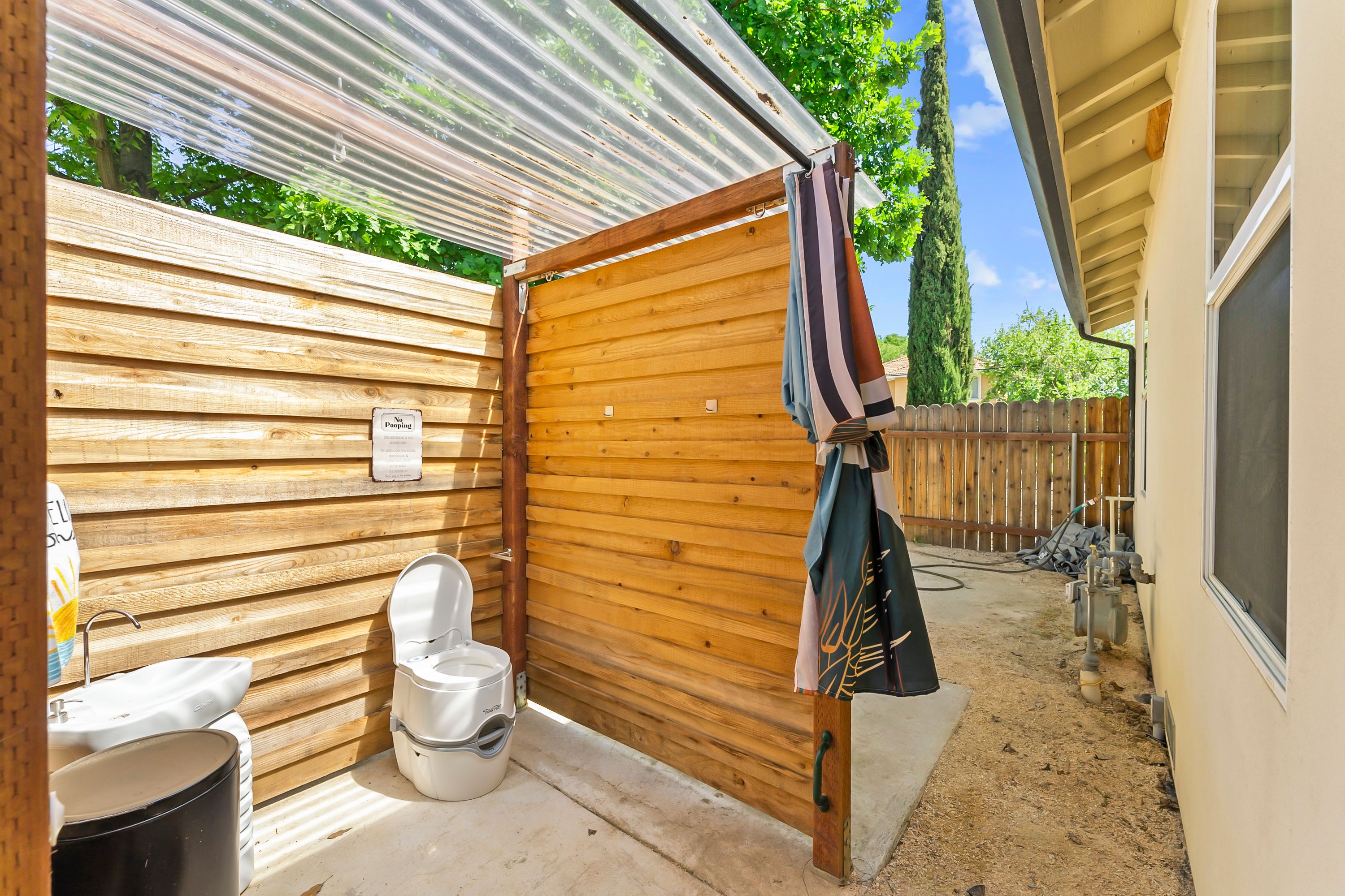  5060 Mendocino Boulevard, Sacramento, CA 95820 - 物件實景