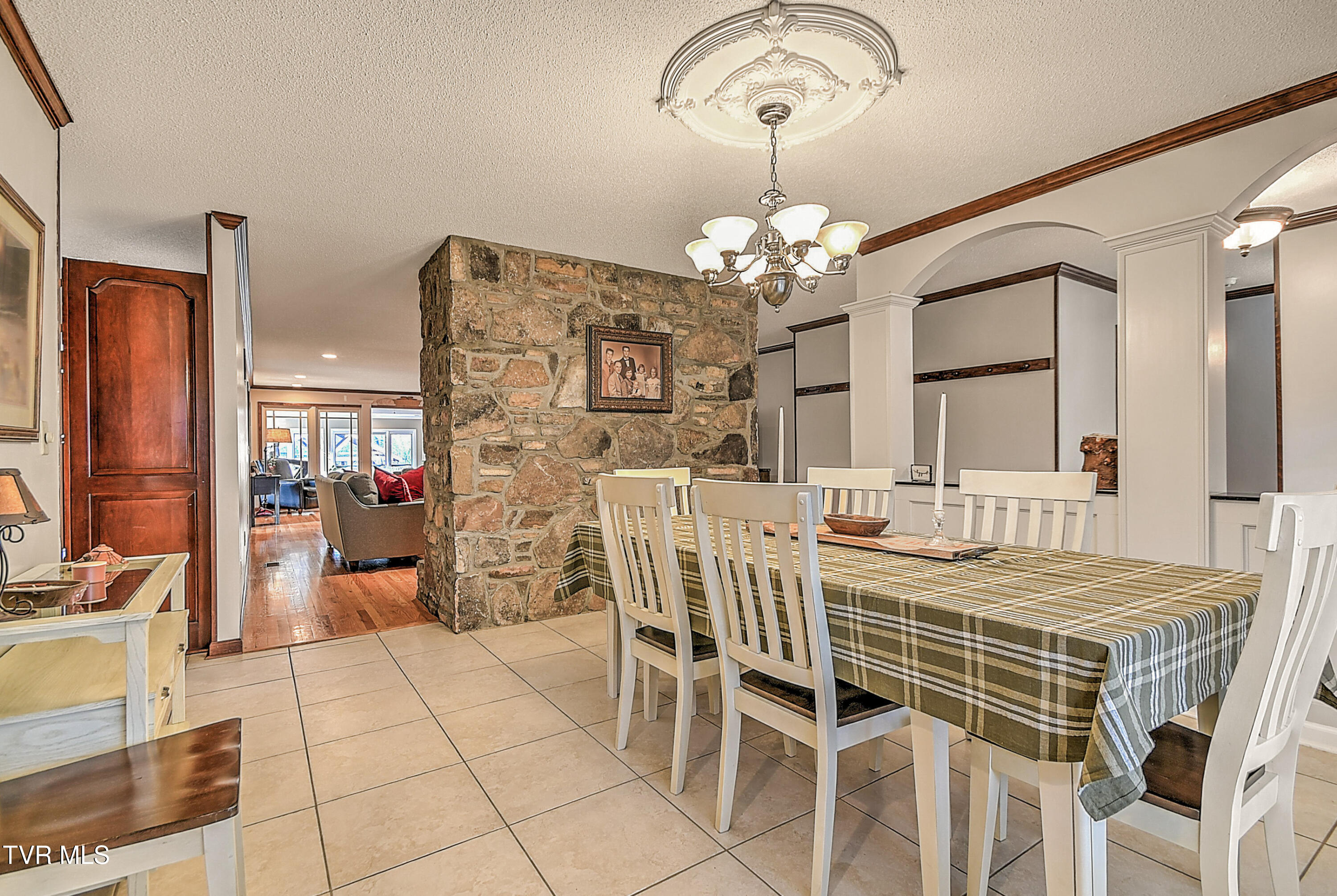 Jonesborough, Tennessee, 37659, United States, 6 Bedrooms Bedrooms, ,6 BathroomsBathrooms,Residential,For Sale,2011777