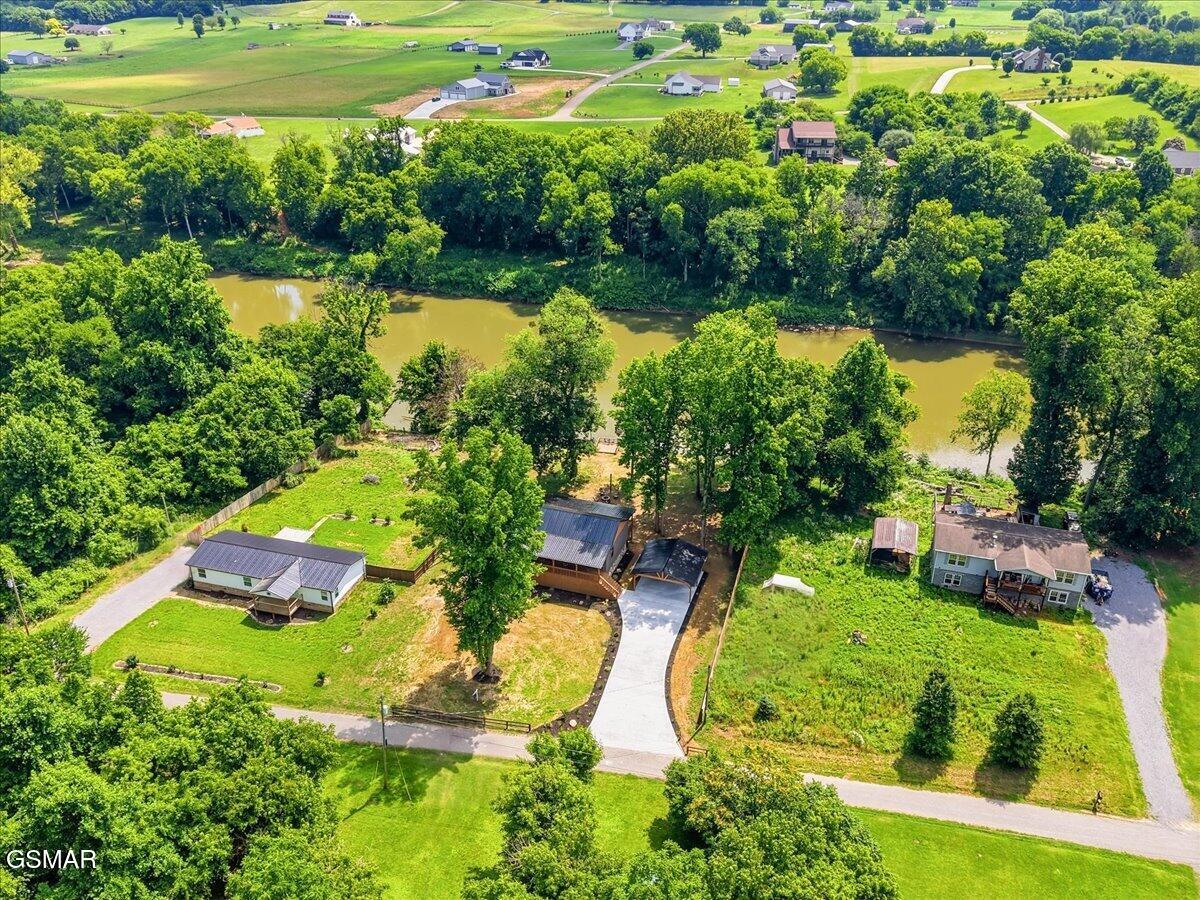 Newport, Tennessee, 37821, United States, 2 Bedrooms Bedrooms, ,2 BathroomsBathrooms,Residential,For Sale,2031504