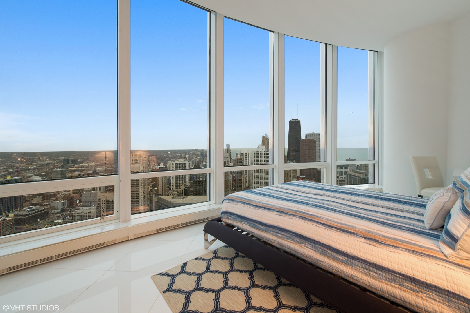 Chicago, Illinois, 60611, United States, 3 Bedrooms Bedrooms, ,5 BathroomsBathrooms,Residential,For Sale,1940943