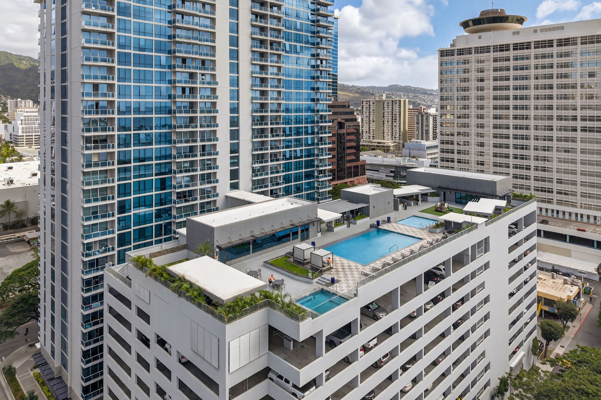 Honolulu, Hawaii, 96814, United States, 2 Bedrooms Bedrooms, ,2 BathroomsBathrooms,Residential,For Sale,1990475