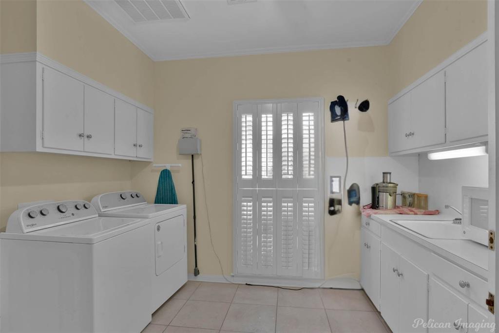 Shreveport, Louisiana, 71106, United States, 4 Bedrooms Bedrooms, ,4 BathroomsBathrooms,Residential,For Sale,1729515