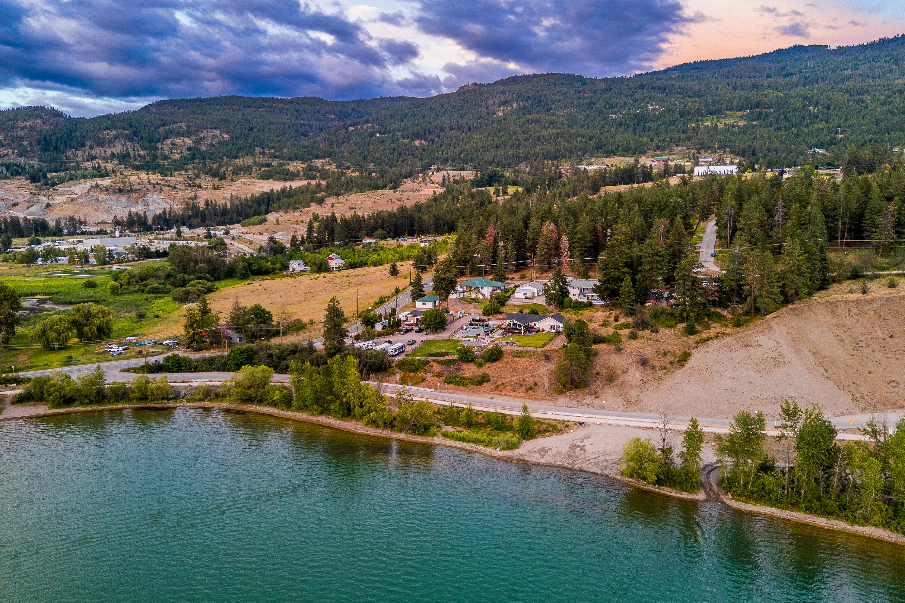  Charming Lakeview Rancher - 物件實景