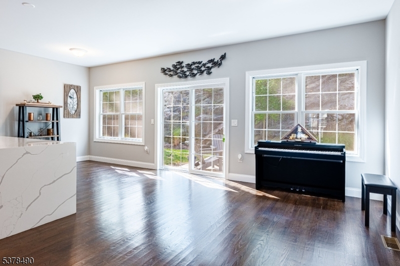 Butler Boro, New Jersey, 07405, United States, 3 Bedrooms Bedrooms, ,3 BathroomsBathrooms,Residential,For Sale,1926300