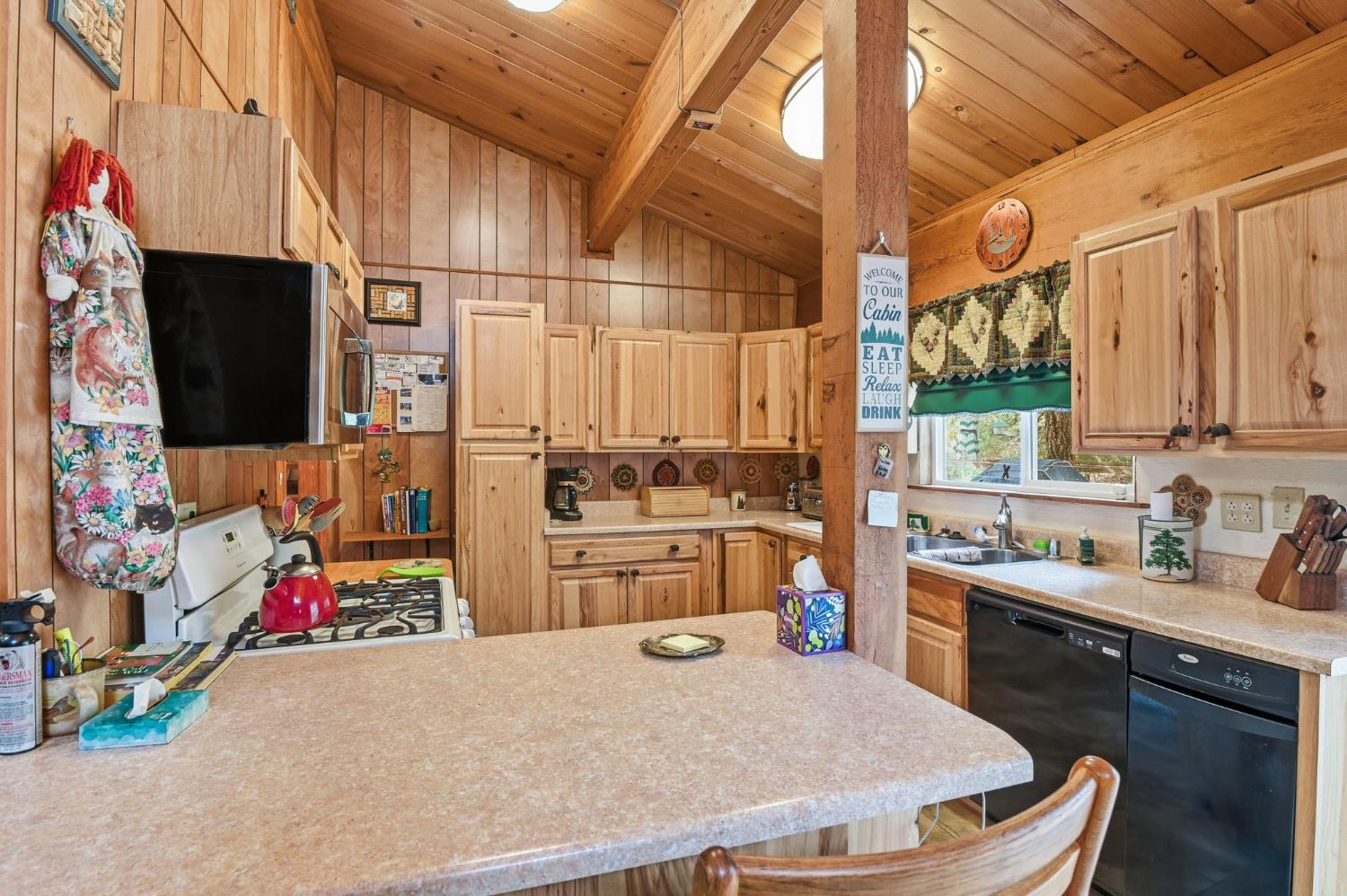 Tahoma, California, 96142, United States, 4 Bedrooms Bedrooms, ,2 BathroomsBathrooms,Residential,For Sale,2003437