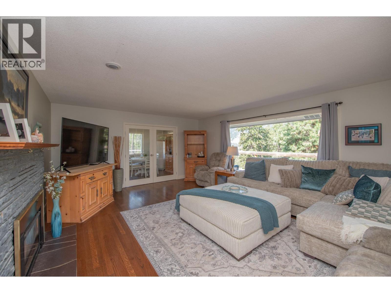 OYAMA, British Columbia, V4V 2C5, CA, 4 Bedrooms Bedrooms, ,2 BathroomsBathrooms,Residential,For Sale,1918800