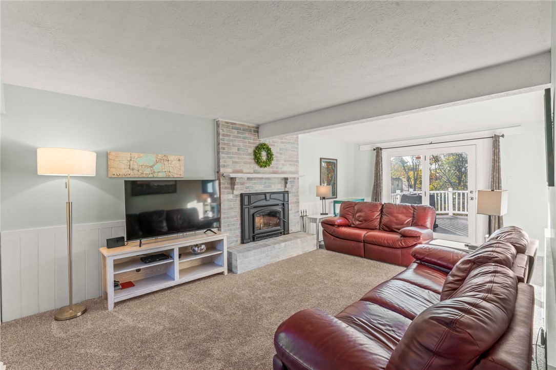 Pittsburgh, Pennsylvania, 15241, United States, 4 Bedrooms Bedrooms, ,4 BathroomsBathrooms,Residential,For Sale,1977742