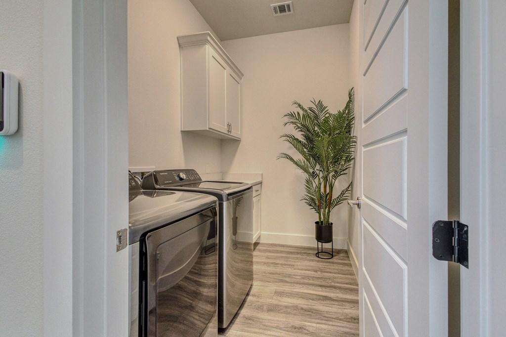 Fredericksburg, Texas, 78624, United States, 3 Bedrooms Bedrooms, ,2 BathroomsBathrooms,Residential,For Sale,1983359