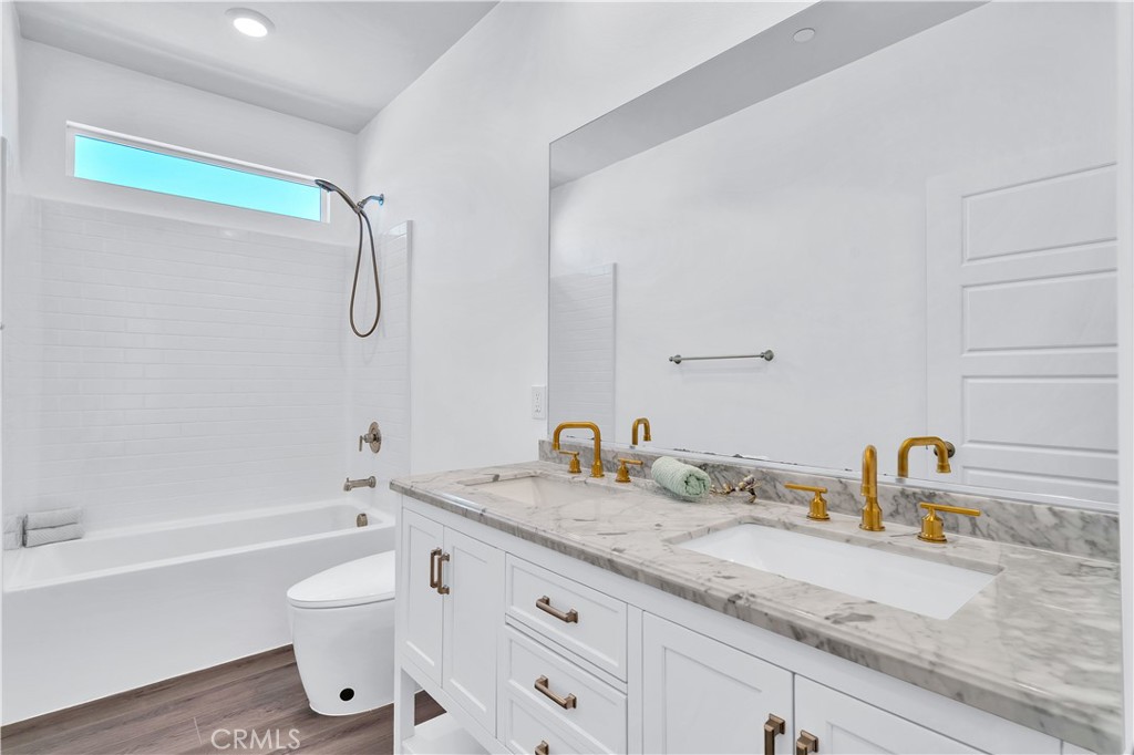 Menifee, California, 92584, United States, 5 Bedrooms Bedrooms, ,3 BathroomsBathrooms,Residential,For Sale,1936987
