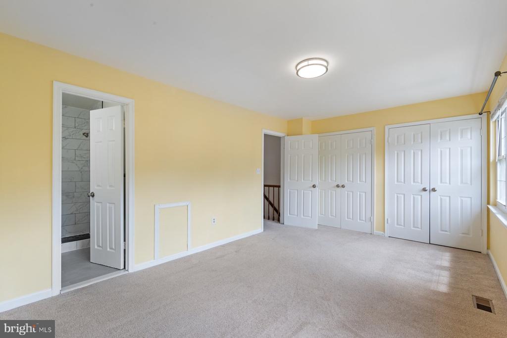 Rockville, Maryland, 20852, United States, 4 Bedrooms Bedrooms, ,4 BathroomsBathrooms,Residential,For Sale,1916260