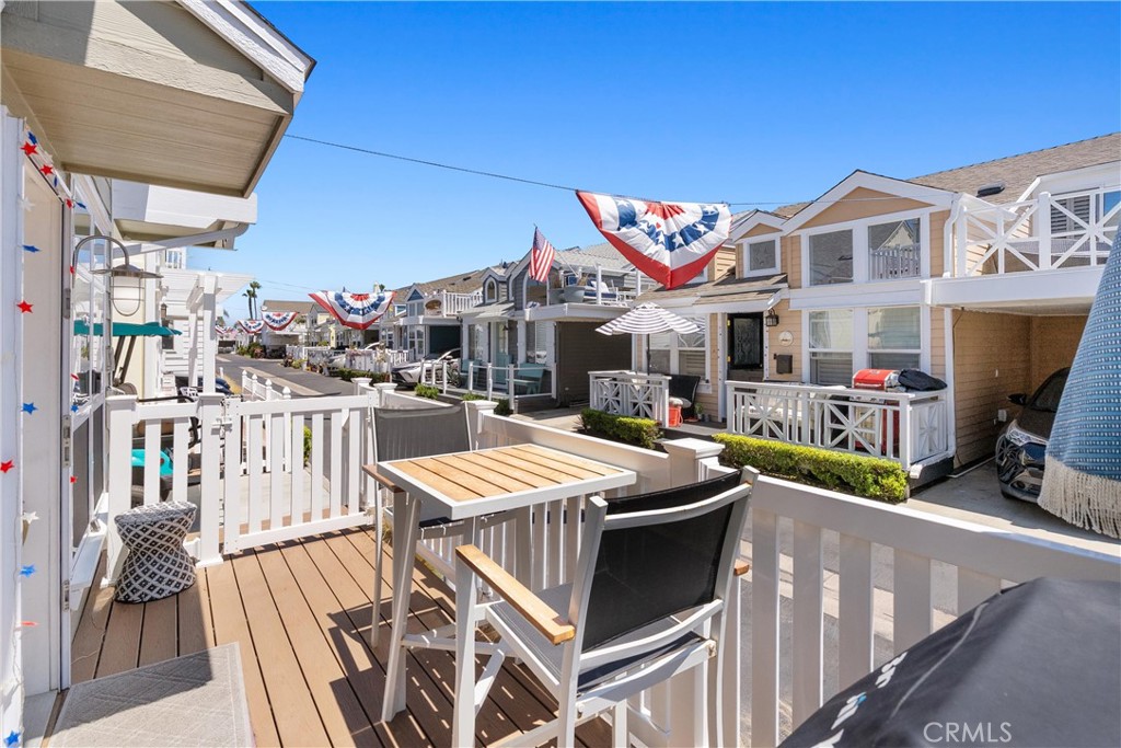 Newport Beach, California, 92663, United States, 2 Bedrooms Bedrooms, ,2 BathroomsBathrooms,Residential,For Sale,1877263