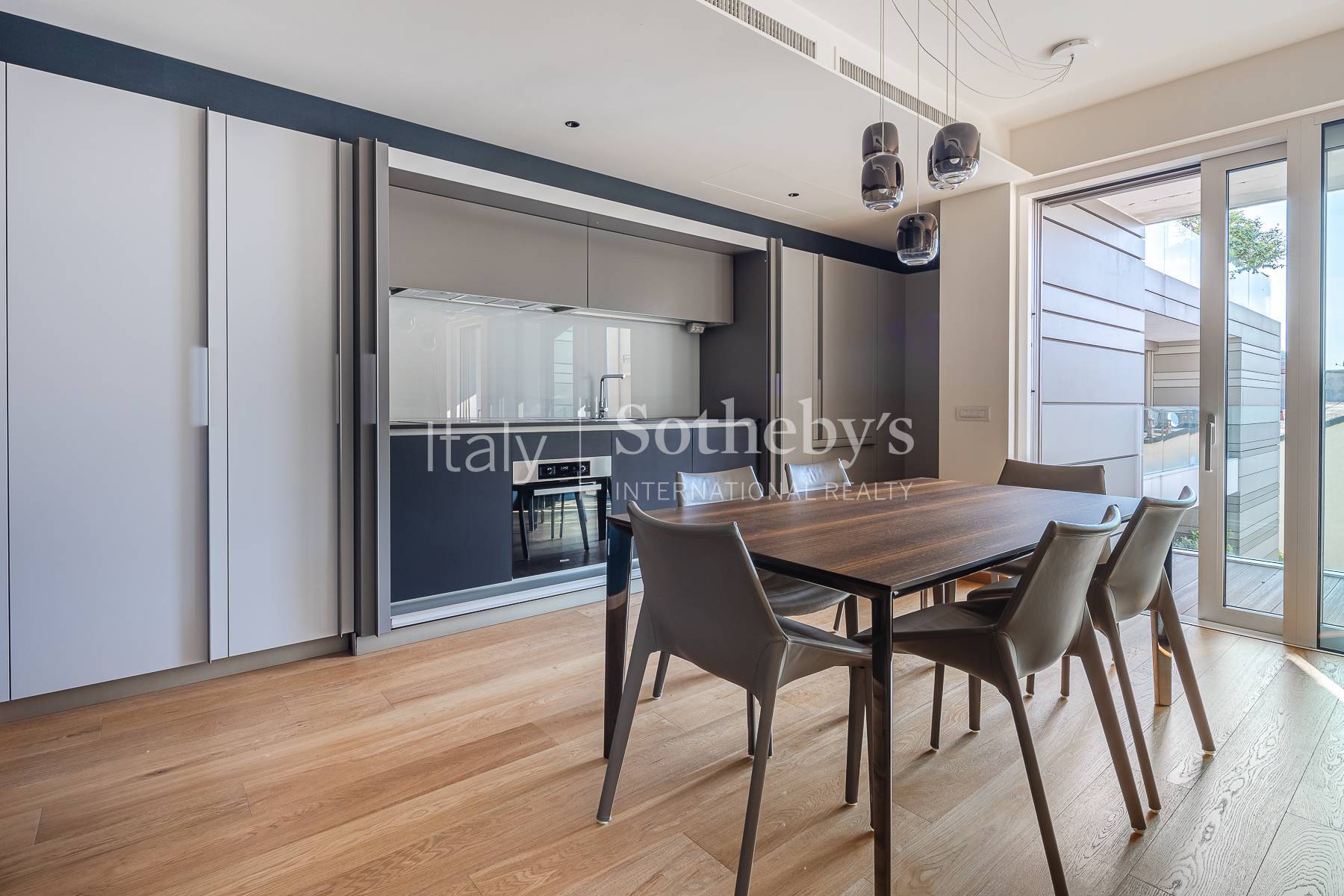  Prestigious penthouse in a period-style building - 物件實景