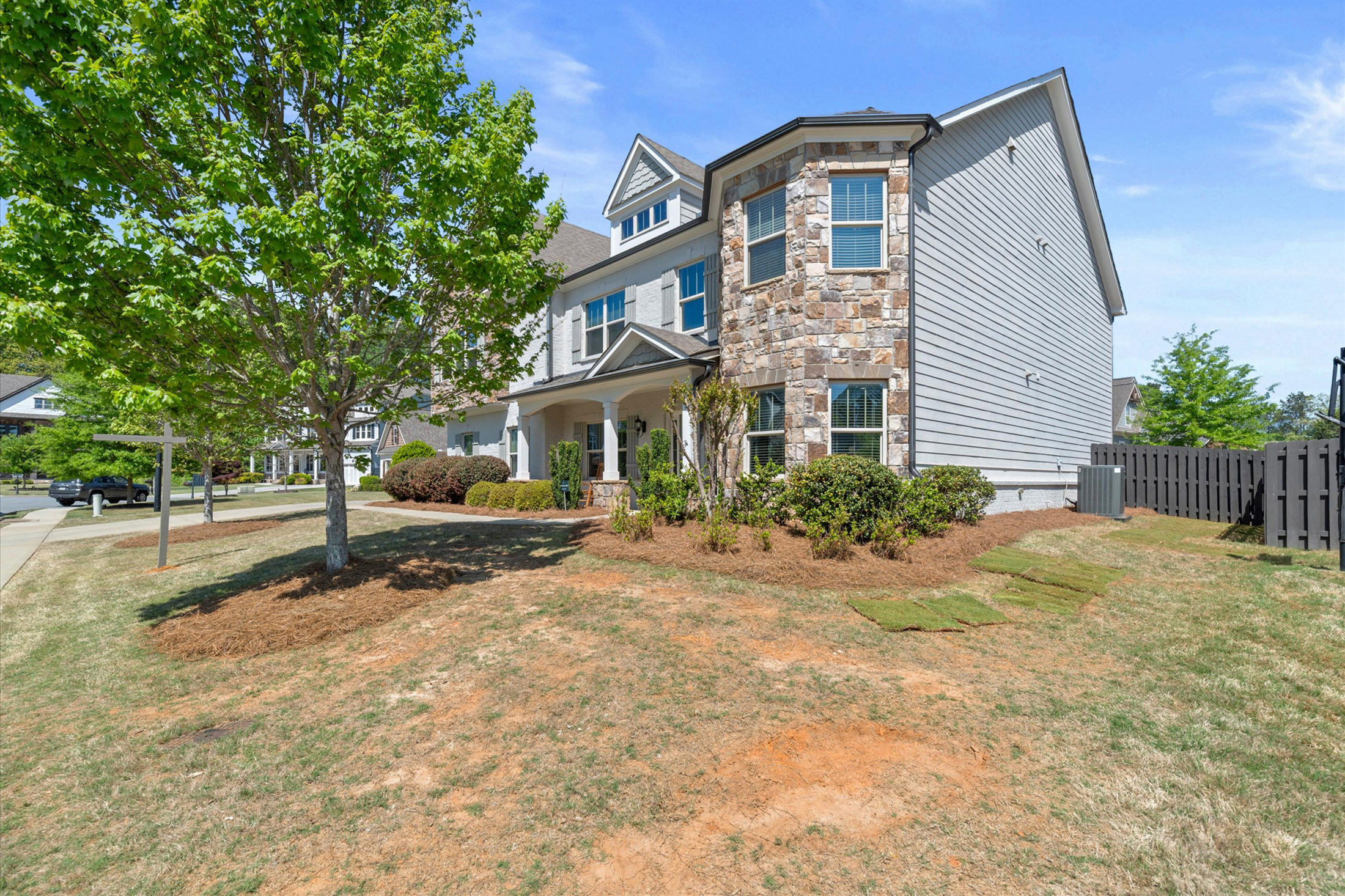  One-of-a-kind Home Offers an Exceptional Blend of Space, Style, and Upgrades - 物件實景