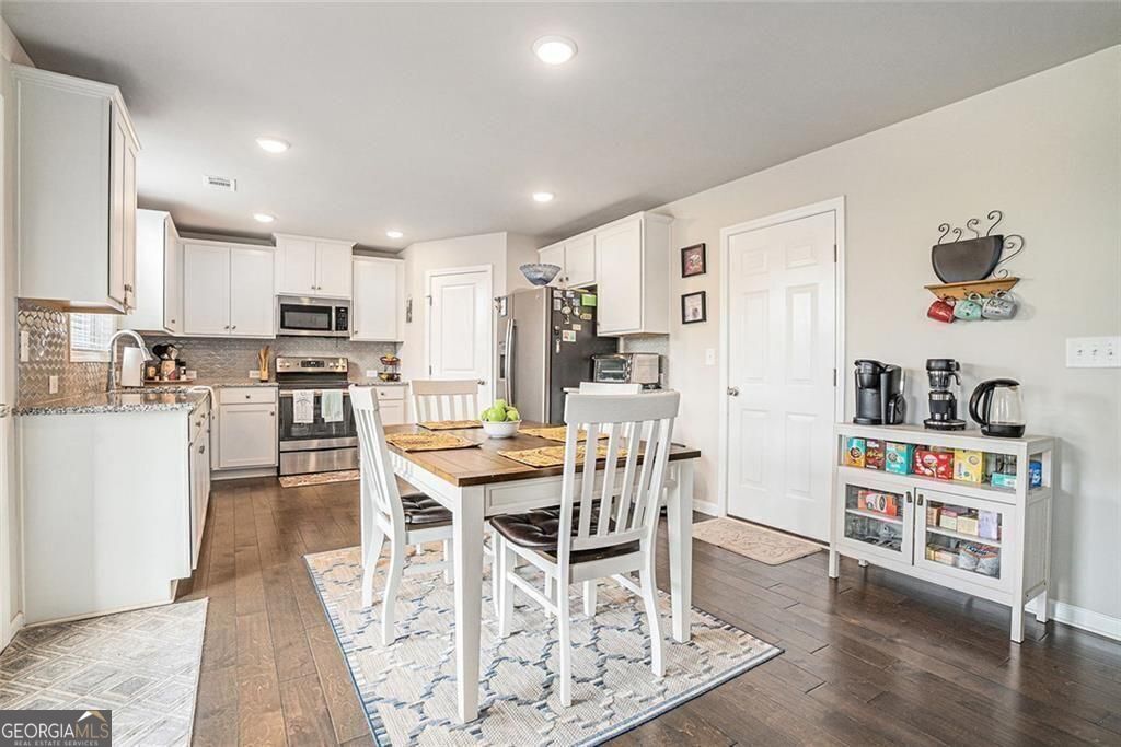 Auburn, Georgia, 30011, United States, 5 Bedrooms Bedrooms, ,3 BathroomsBathrooms,Residential,For Sale,1858924