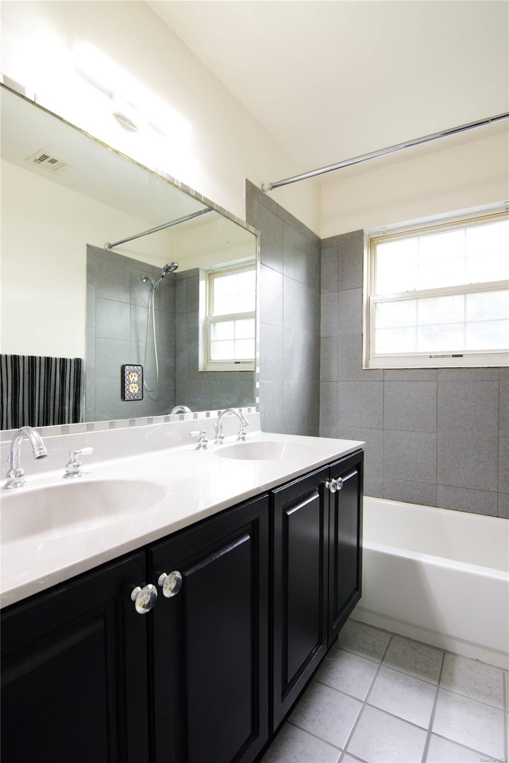Smithtown, New York, 11787, United States, 4 Bedrooms Bedrooms, ,3 BathroomsBathrooms,Residential,For Sale,1728654