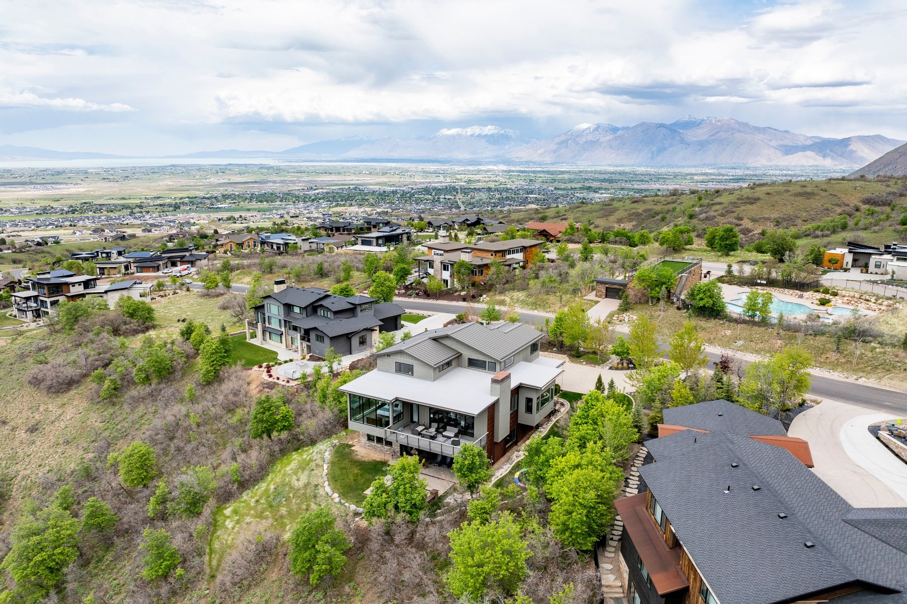  Mountain Contemporary Masterpiece with Panoramic Summit Creek Views - 物件實景