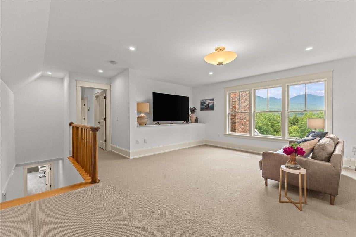 Stowe, Vermont, 05672, United States, 5 Bedrooms Bedrooms, ,7 BathroomsBathrooms,Residential,For Sale,1875535