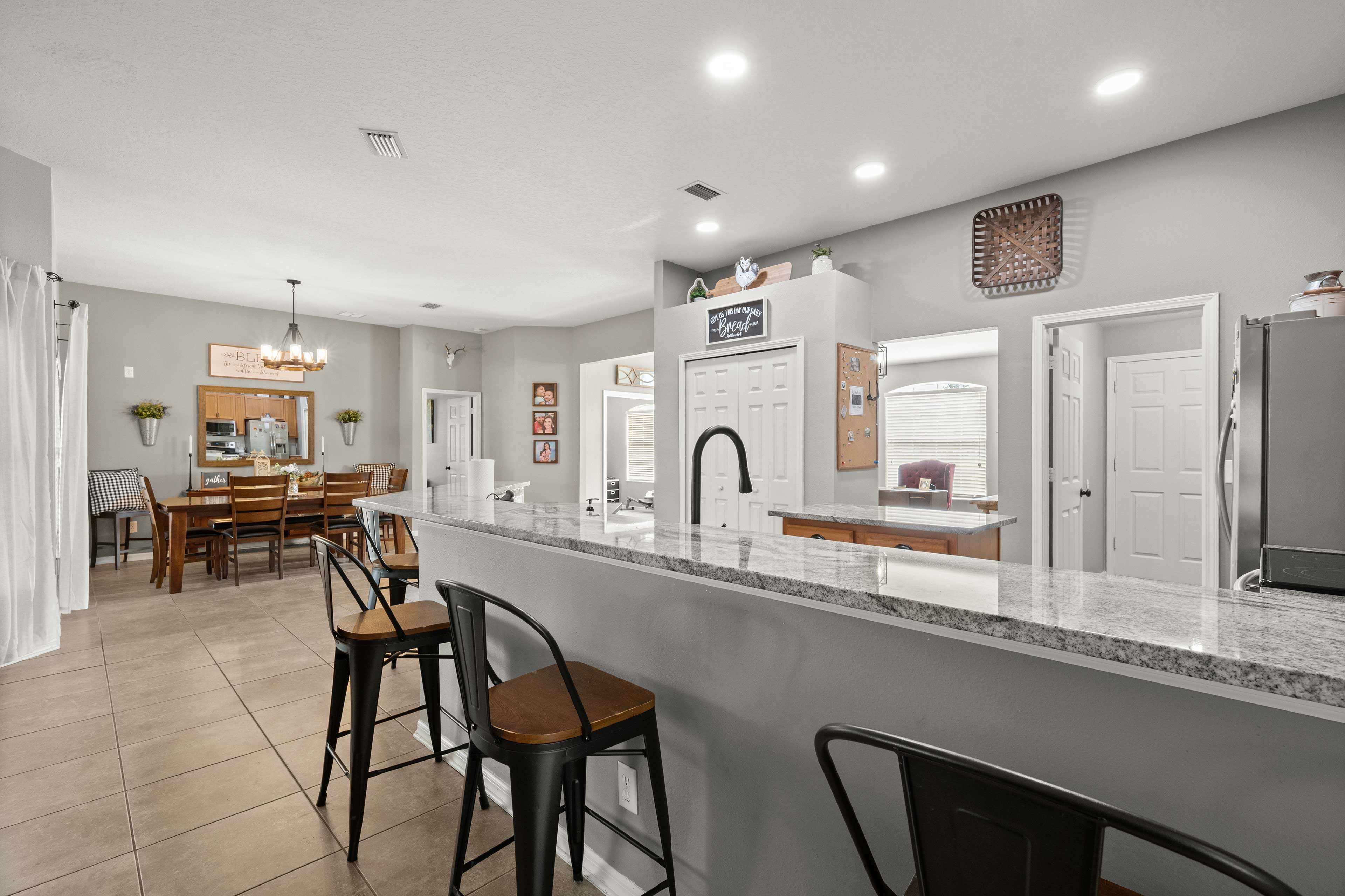 Plant City, Florida, 33567, United States, 4 Bedrooms Bedrooms, ,3 BathroomsBathrooms,Residential,For Sale,1974682