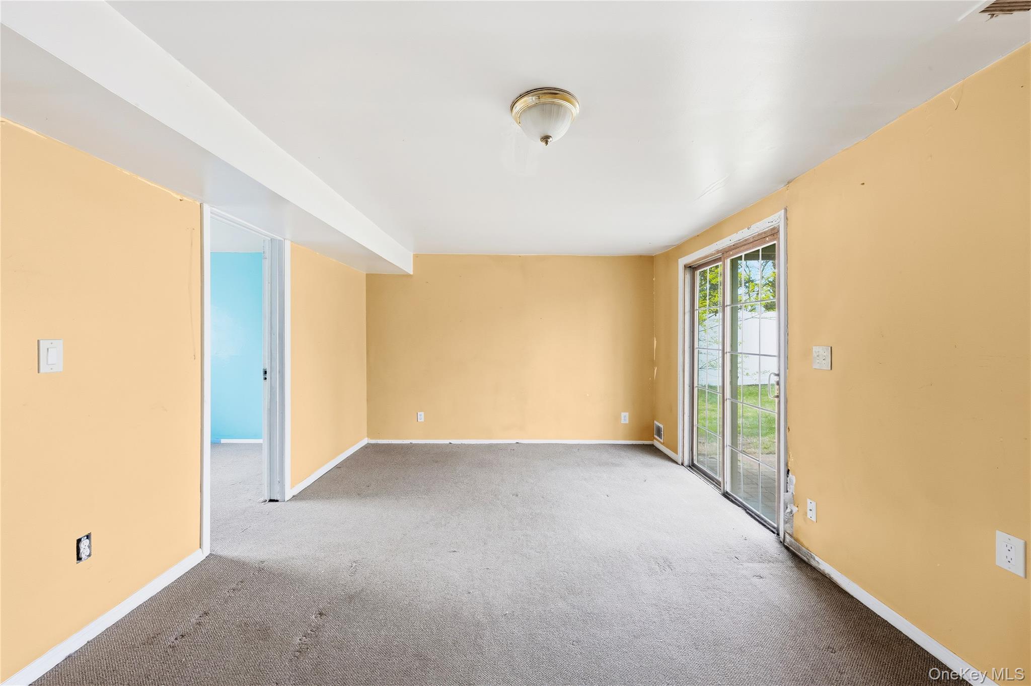 Selden, New York, 11784, United States, 5 Bedrooms Bedrooms, ,2 BathroomsBathrooms,Residential,For Sale,2049054