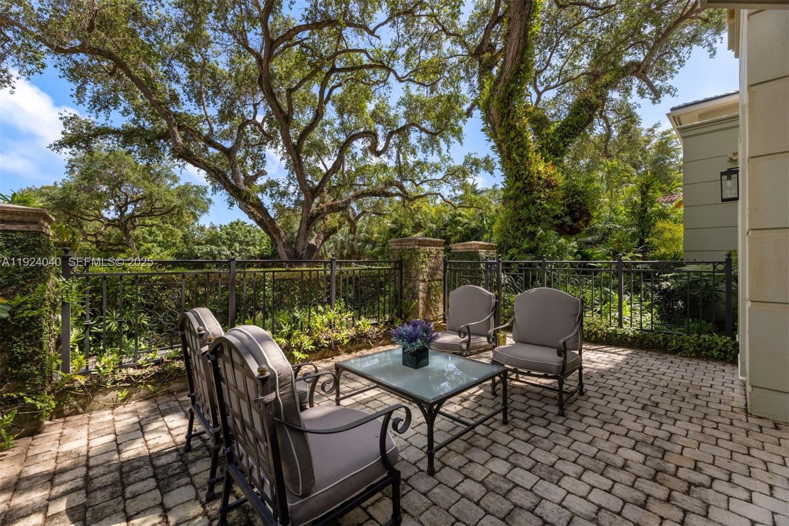 Miami, Florida, 33133, United States, 5 Bedrooms Bedrooms, ,7 BathroomsBathrooms,Residential,For Sale,2002082