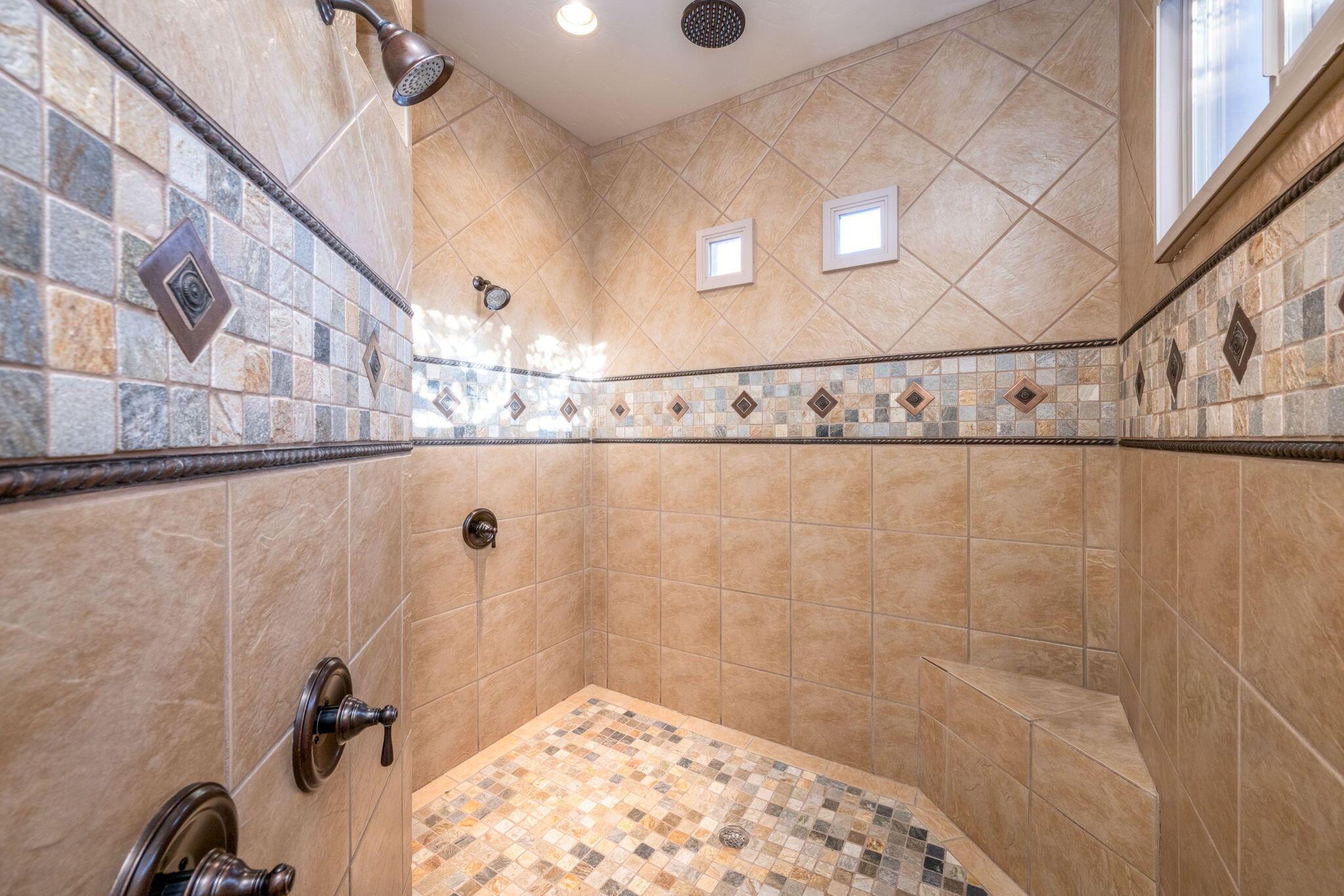 St George, Utah, 84770, United States, 4 Bedrooms Bedrooms, ,5 BathroomsBathrooms,Residential,For Sale,1976696