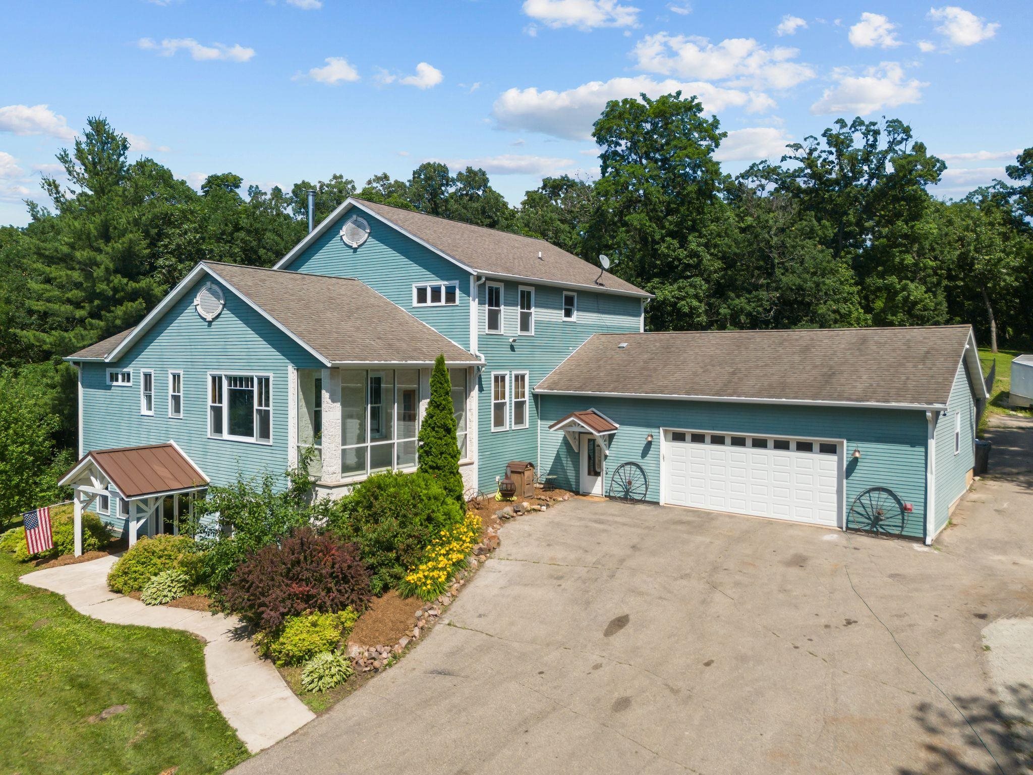 Berlin, Wisconsin, 54923, United States, 5 Bedrooms Bedrooms, ,4 BathroomsBathrooms,Residential,For Sale,1974961