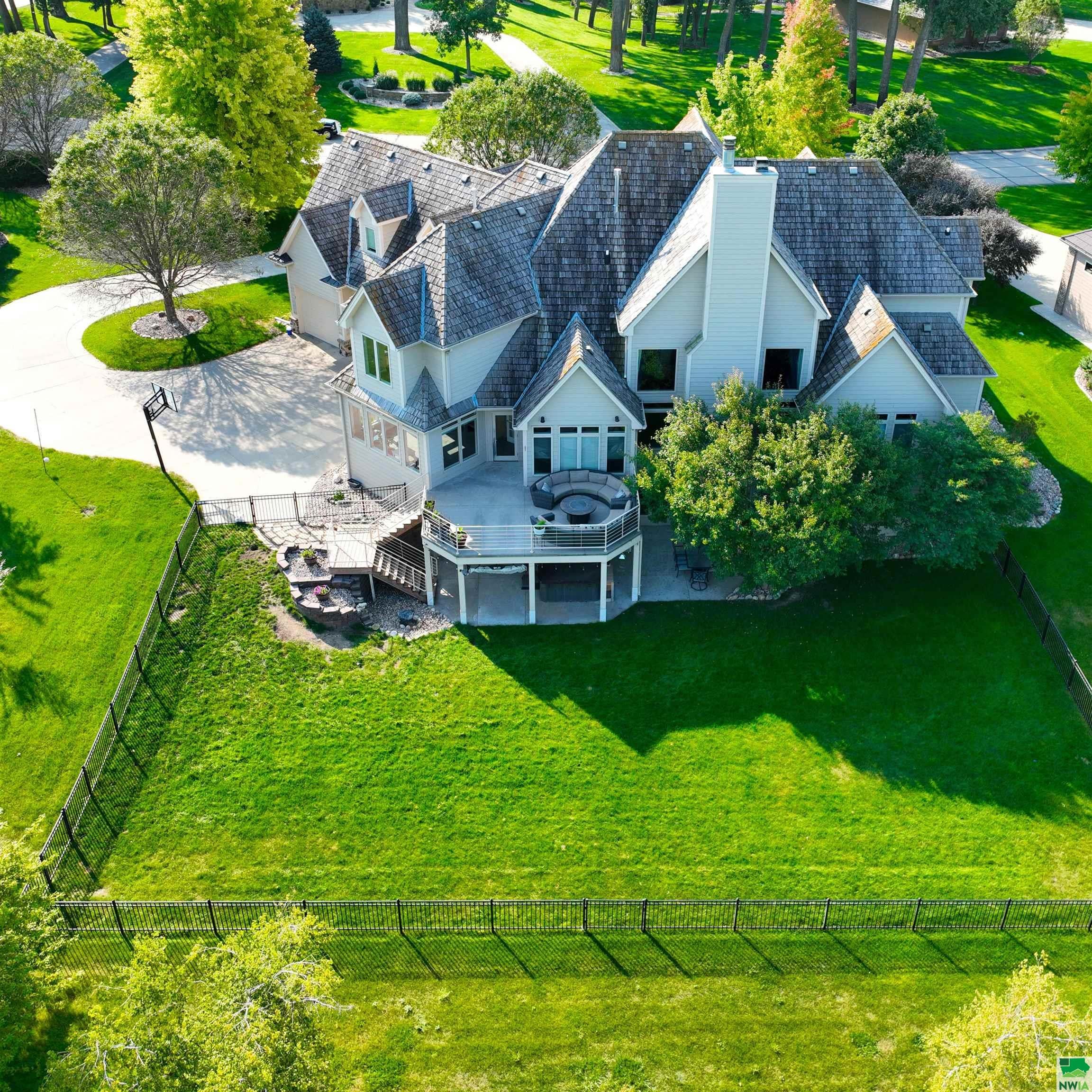 Dakota Dunes, South Dakota, 57049, United States, 5 Bedrooms Bedrooms, ,6 BathroomsBathrooms,Residential,For Sale,1943906