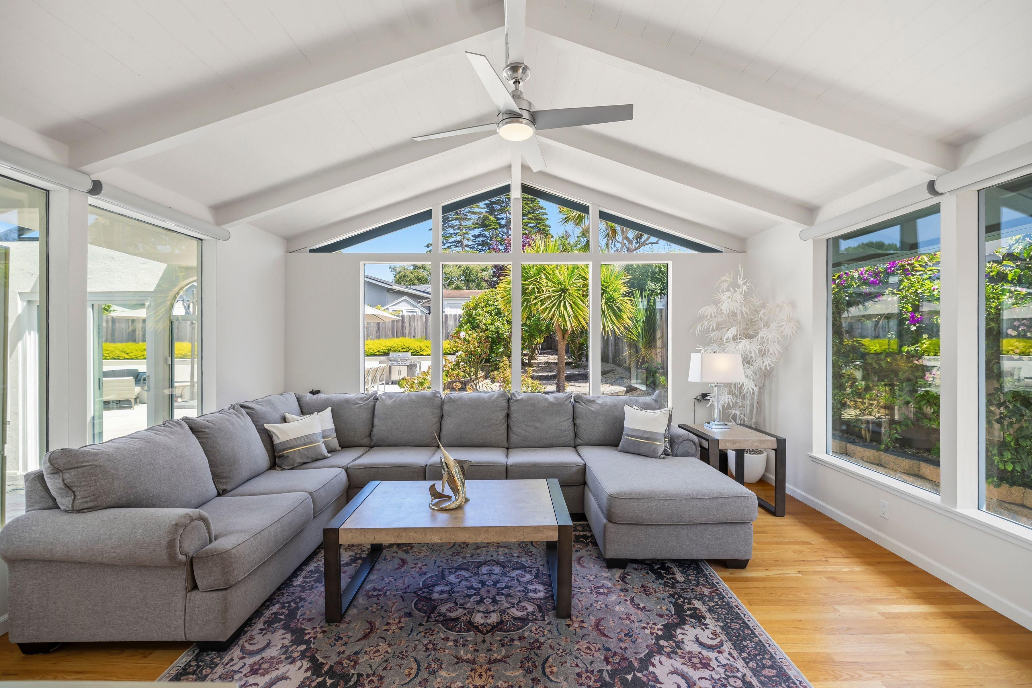  2110 Messina Place, Monterey - 物件實景