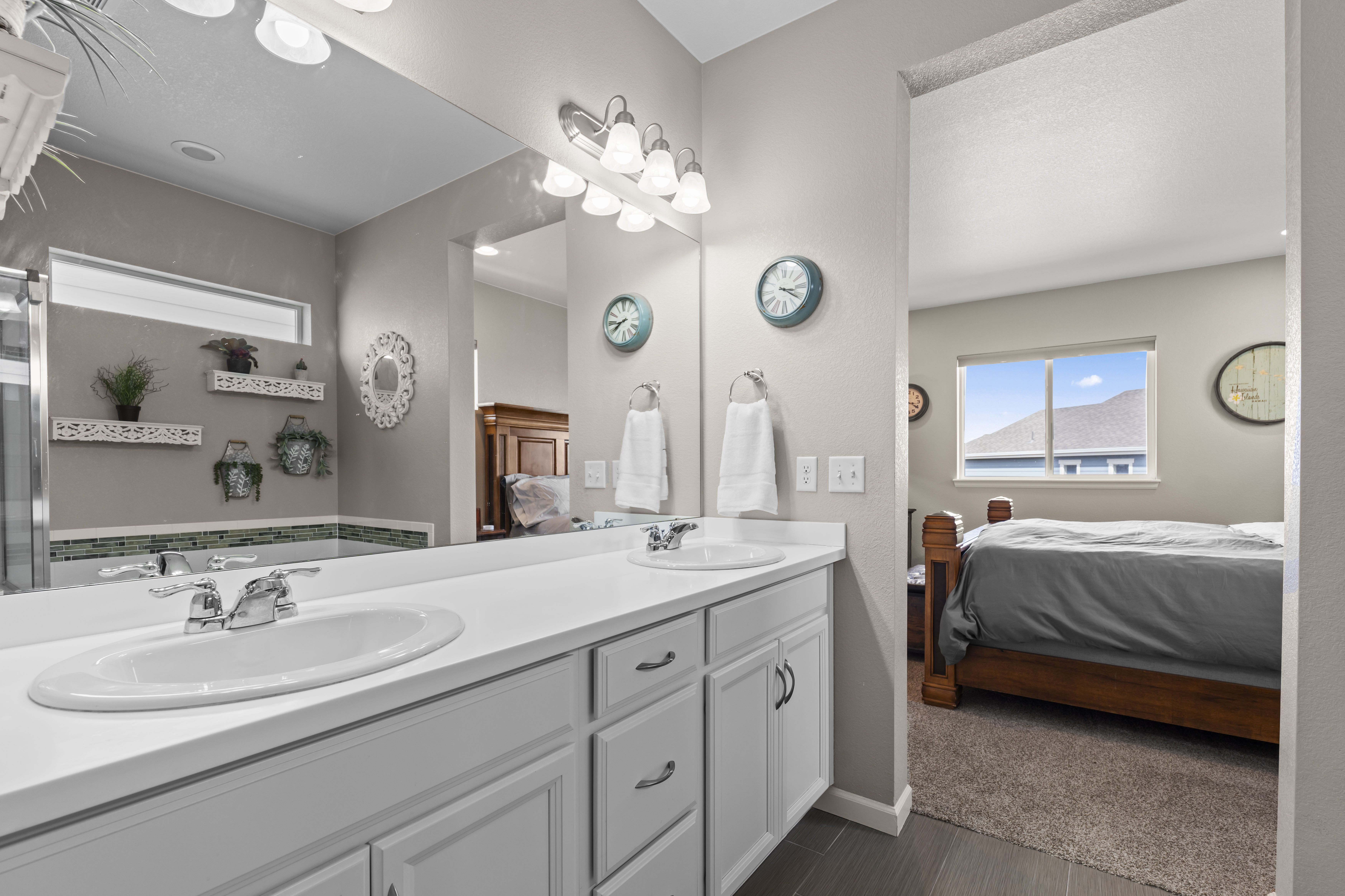  A Turn-Key Treasure Nestled Within the Highly Coveted Terrain Neighborhood - 物件實景