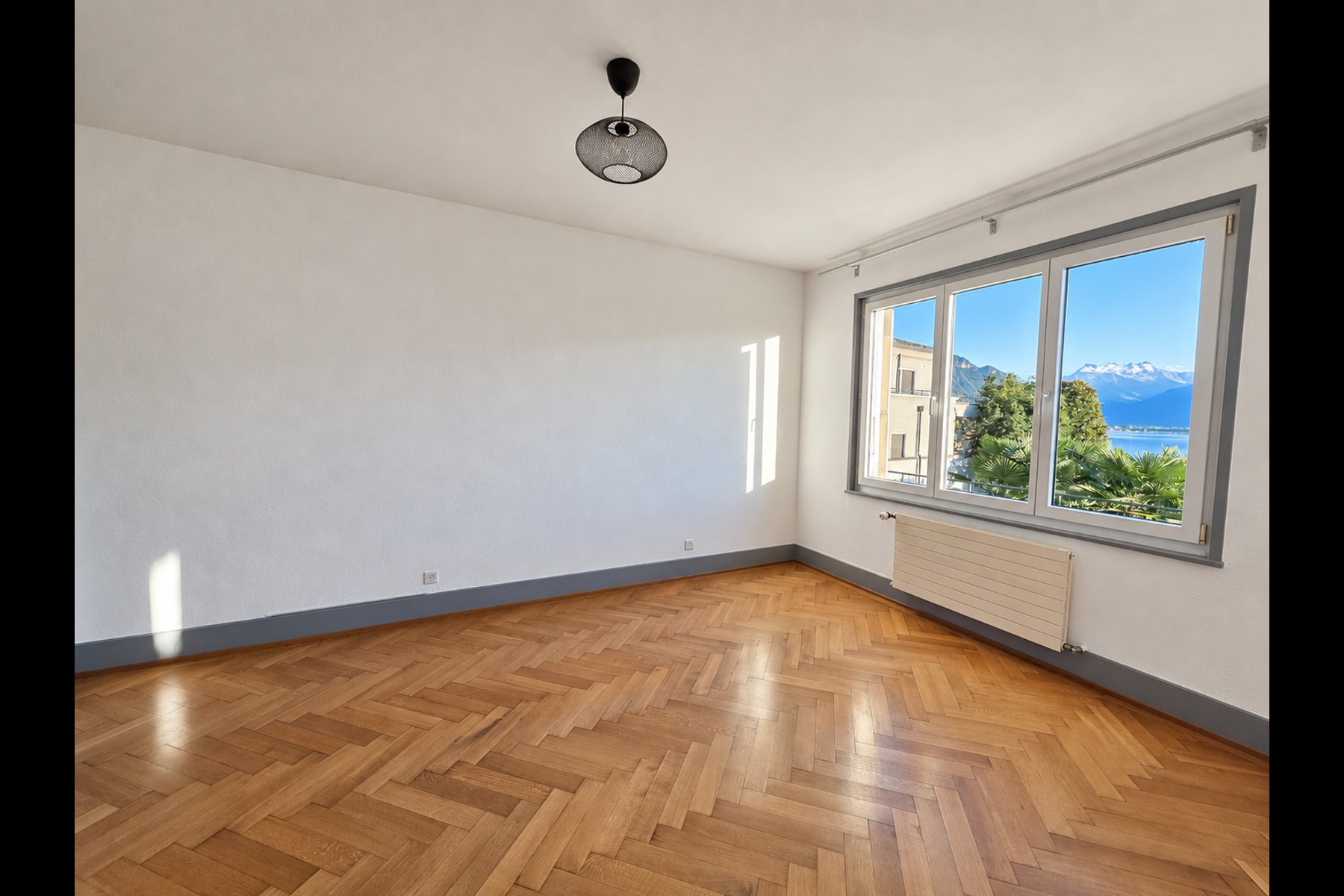  Stunning apartment with a large garden - Magnificent view of the lake - 物件實景