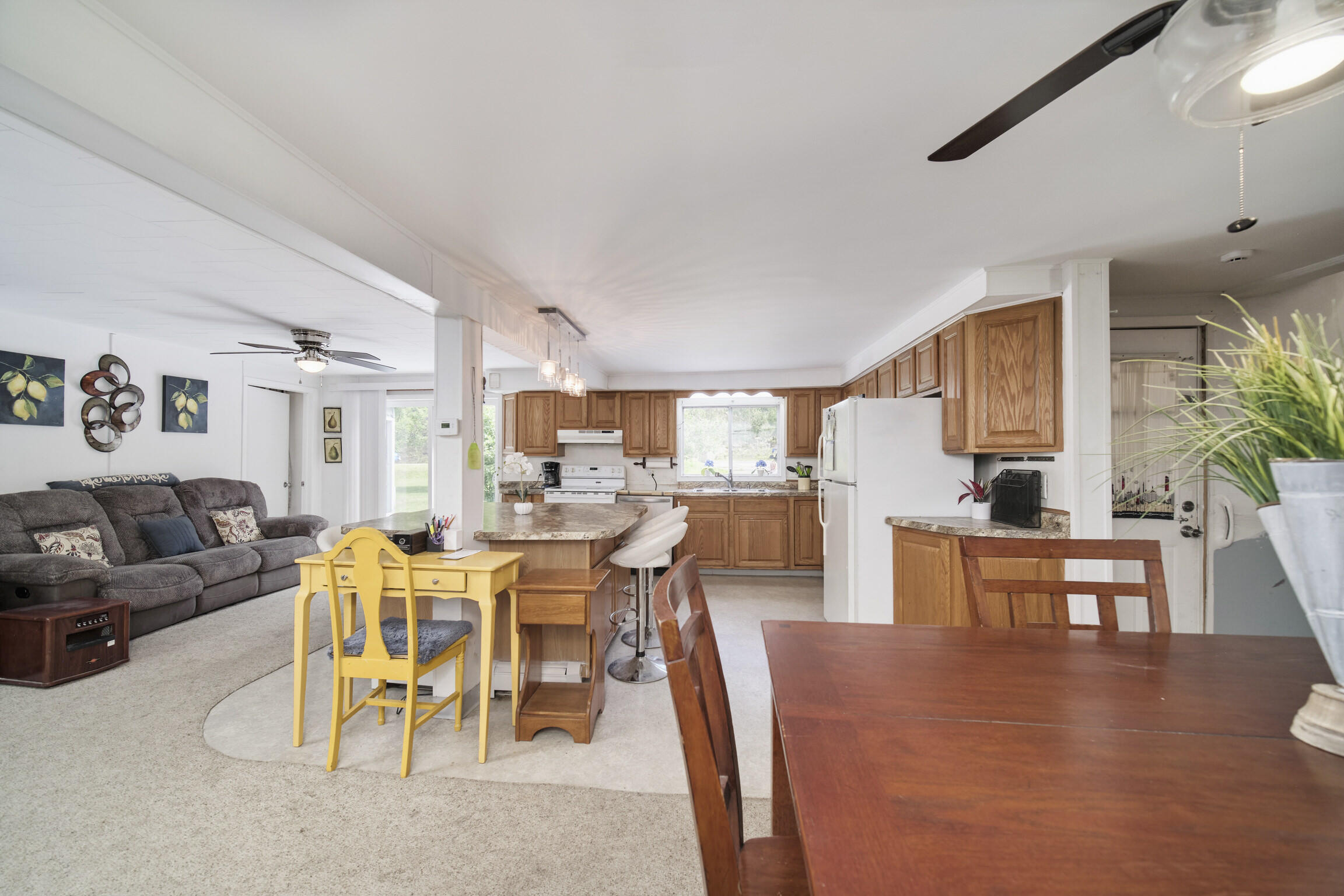 Manistee, Michigan, 49660, United States, 7 Bedrooms Bedrooms, ,3 BathroomsBathrooms,Residential,For Sale,1943241
