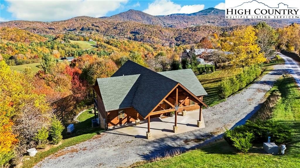 Banner Elk, North Carolina, 28604, United States, 4 Bedrooms Bedrooms, ,5 BathroomsBathrooms,Residential,For Sale,1977191