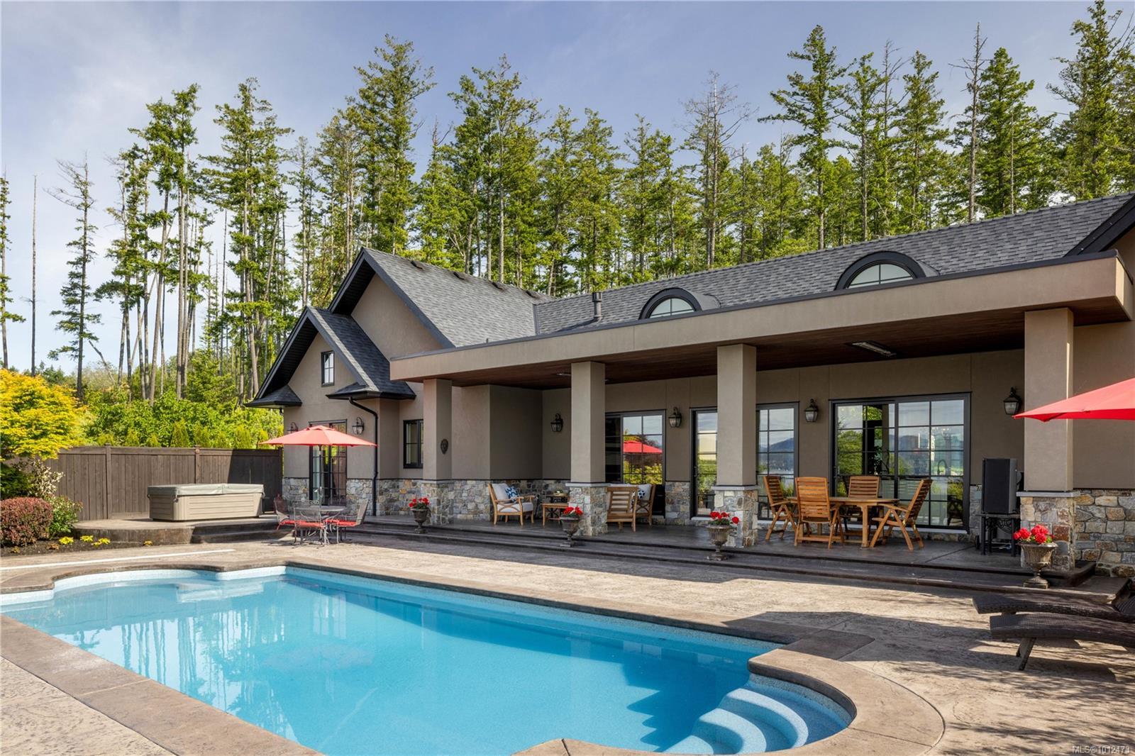 NORTH SAANICH, British Columbia, V8L 5M1, CA, 3 Bedrooms Bedrooms, ,Residential,For Sale,1948339