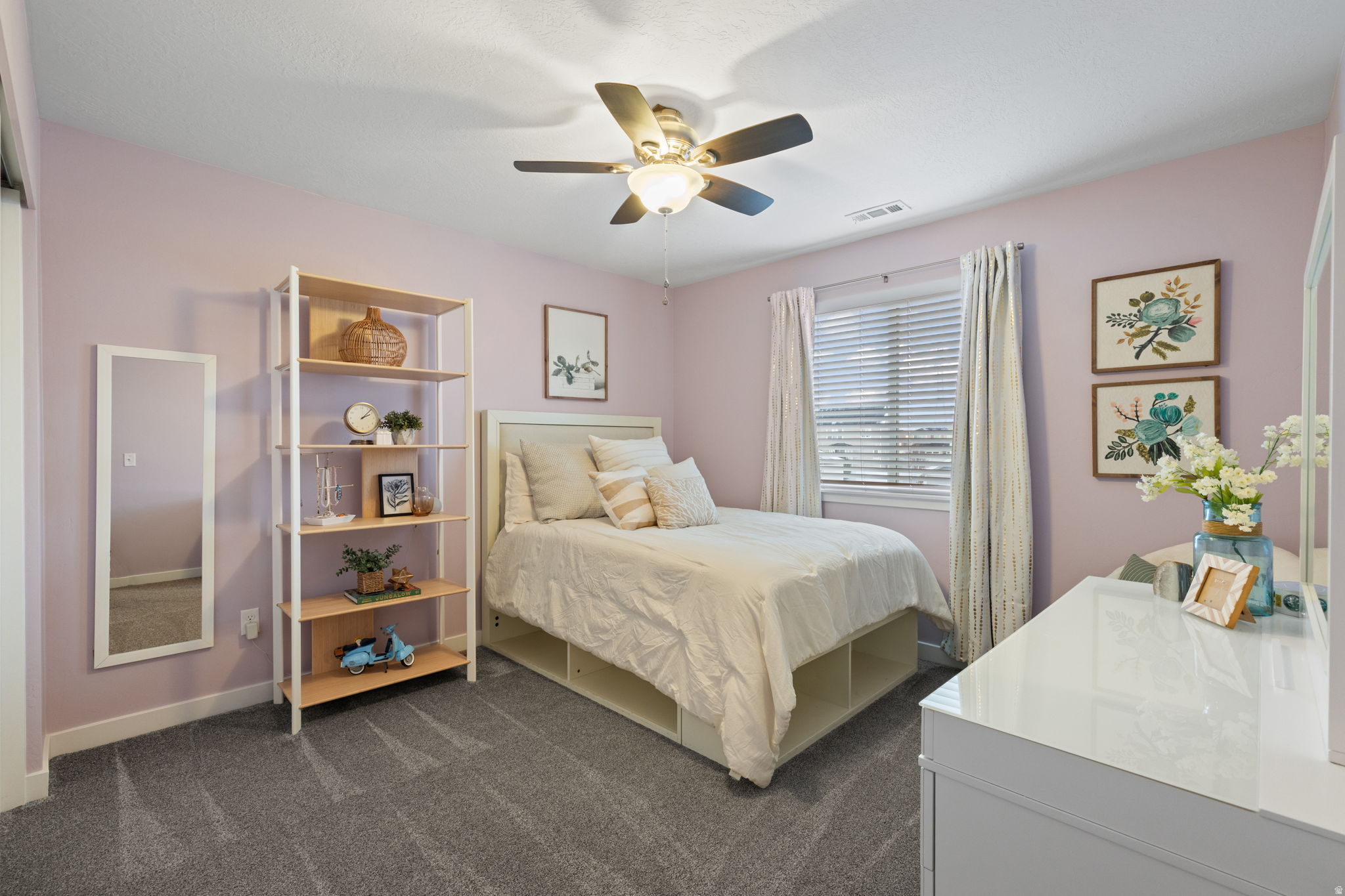 Eagle Mountain, Utah, 84005, United States, 5 Bedrooms Bedrooms, ,4 BathroomsBathrooms,Residential,For Sale,2003166