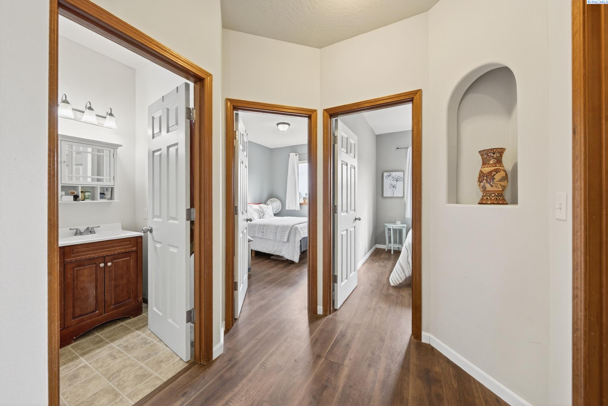 Prosser, Washington, 99350, United States, 3 Bedrooms Bedrooms, ,2 BathroomsBathrooms,Residential,For Sale,1964108