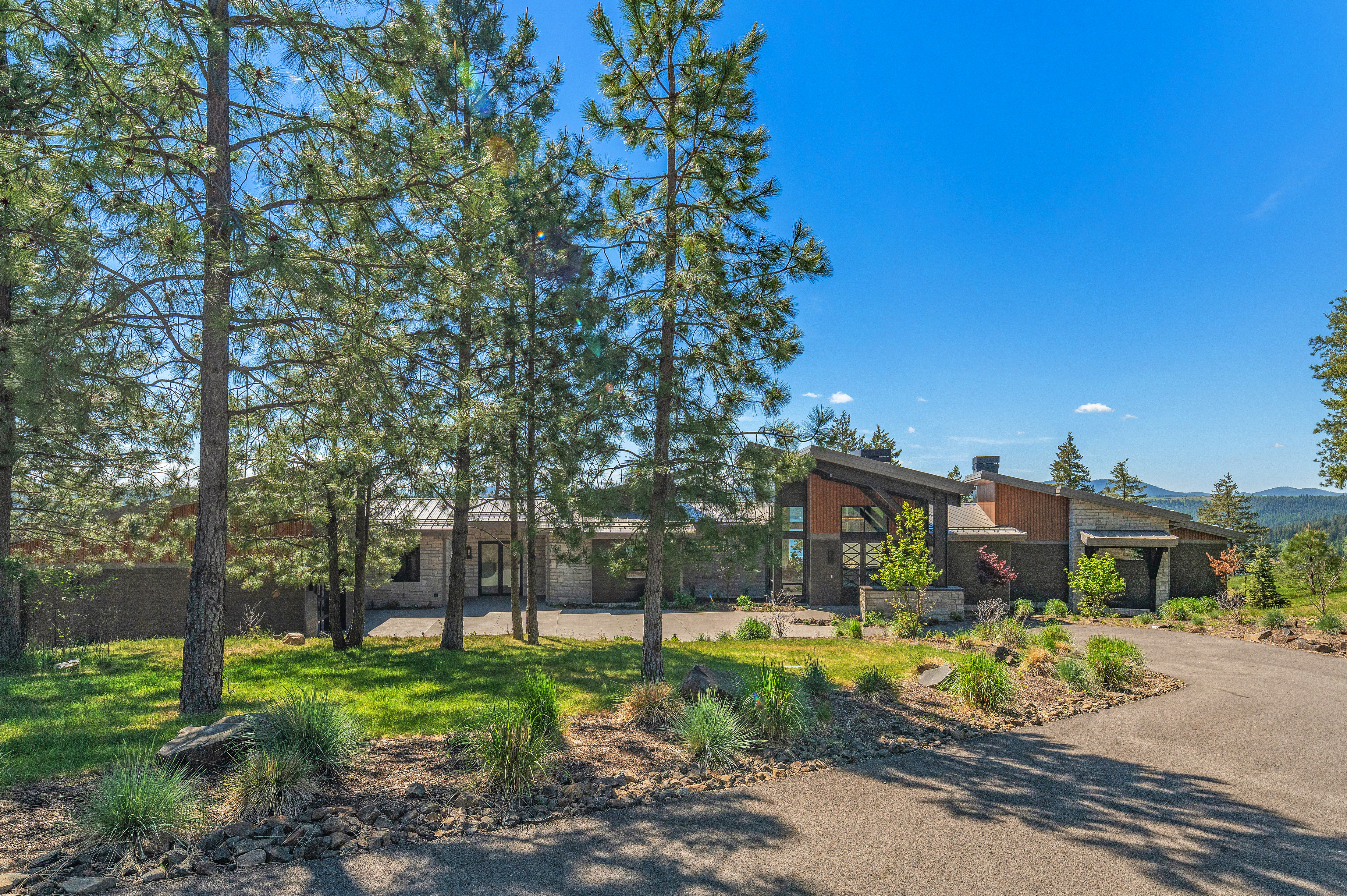 Coeur D'alene, Idaho, 83814, United States, 3 Bedrooms Bedrooms, ,2 BathroomsBathrooms,Residential,For Sale,1926176